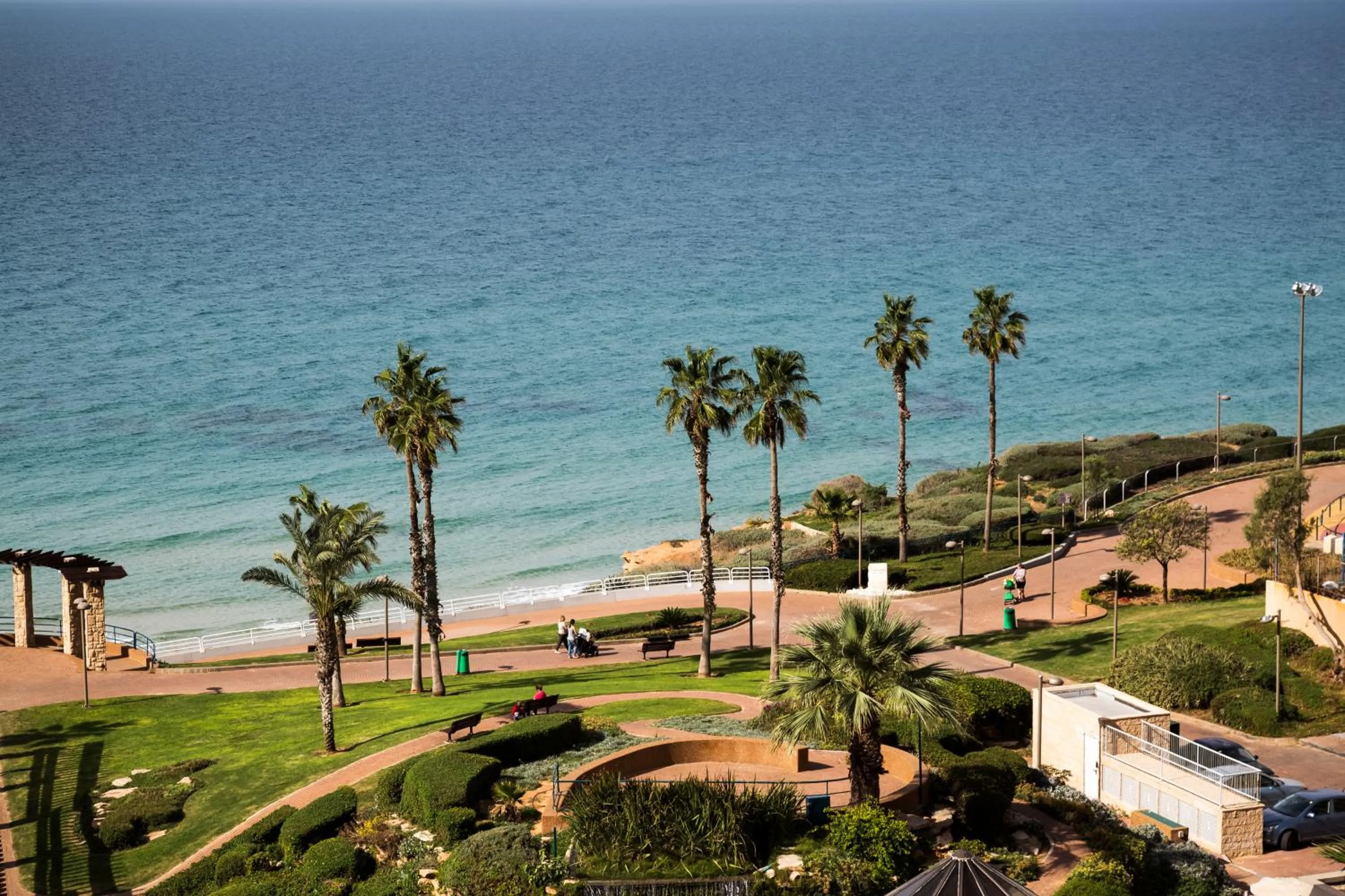 Property building in David Tower Hotel Netanya by Prima Hotels - 16 years Plus