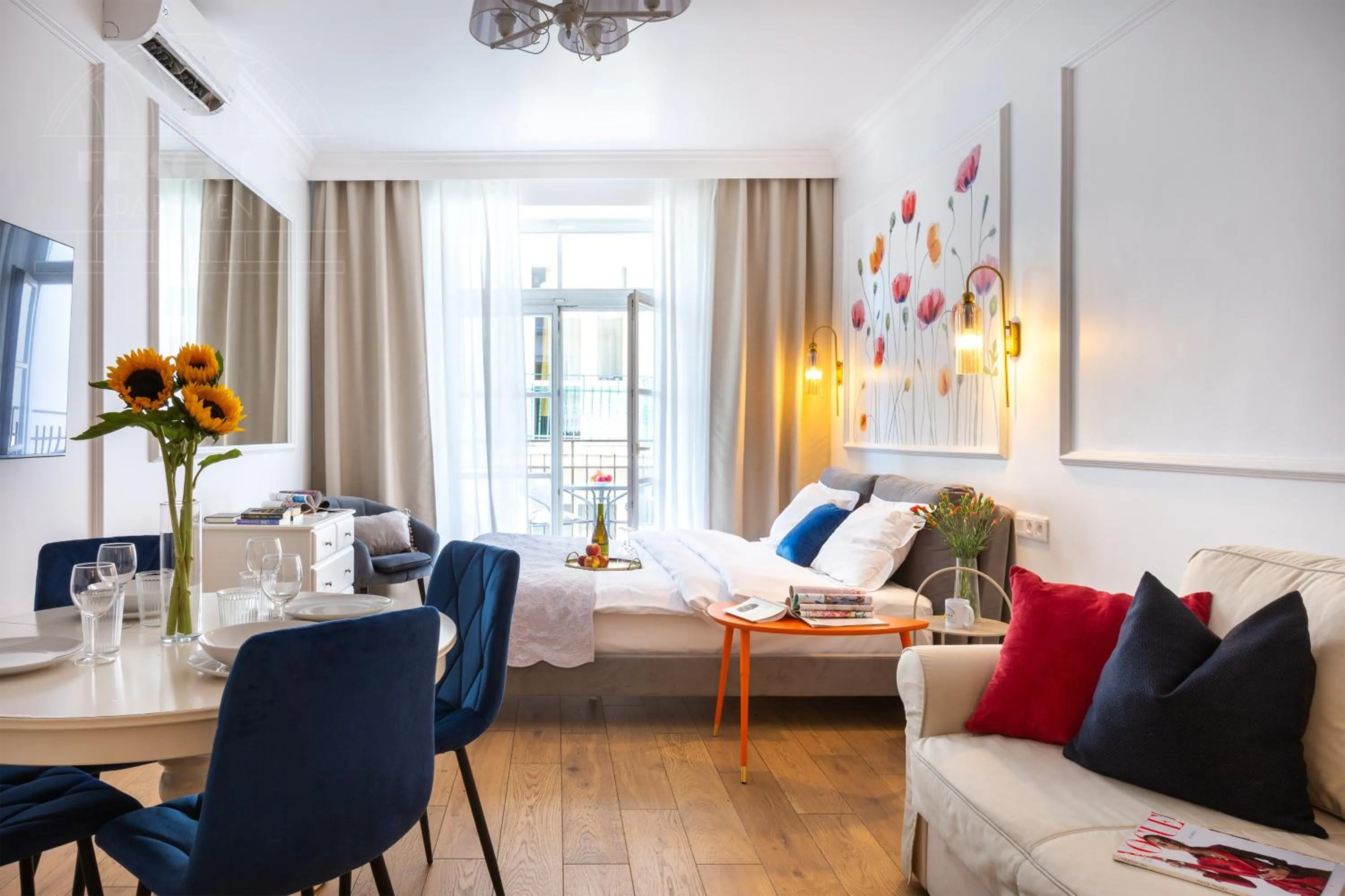 Photo of the whole room in Fragola Apartments Old Town