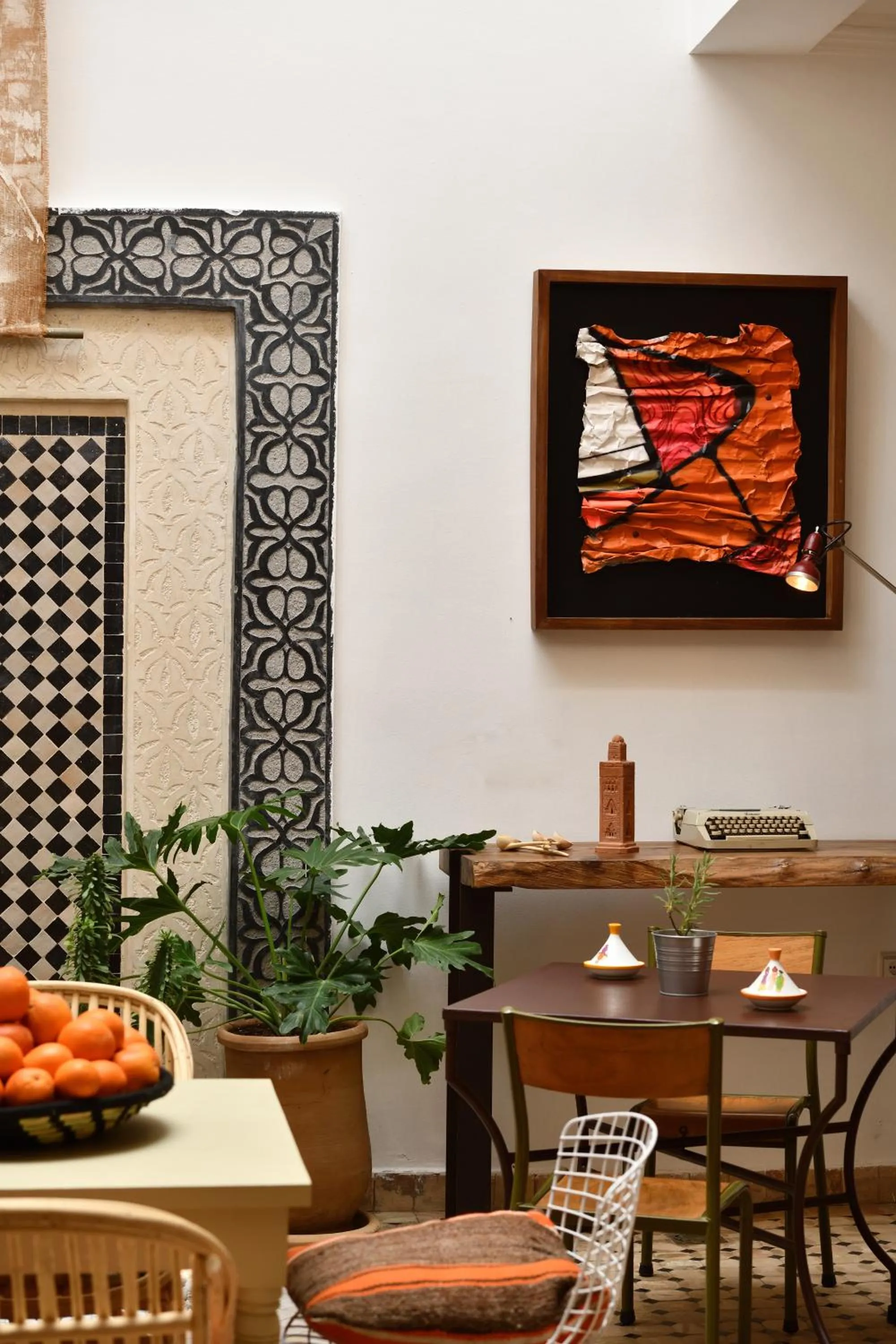 Restaurant/places to eat in Riad Lamzia