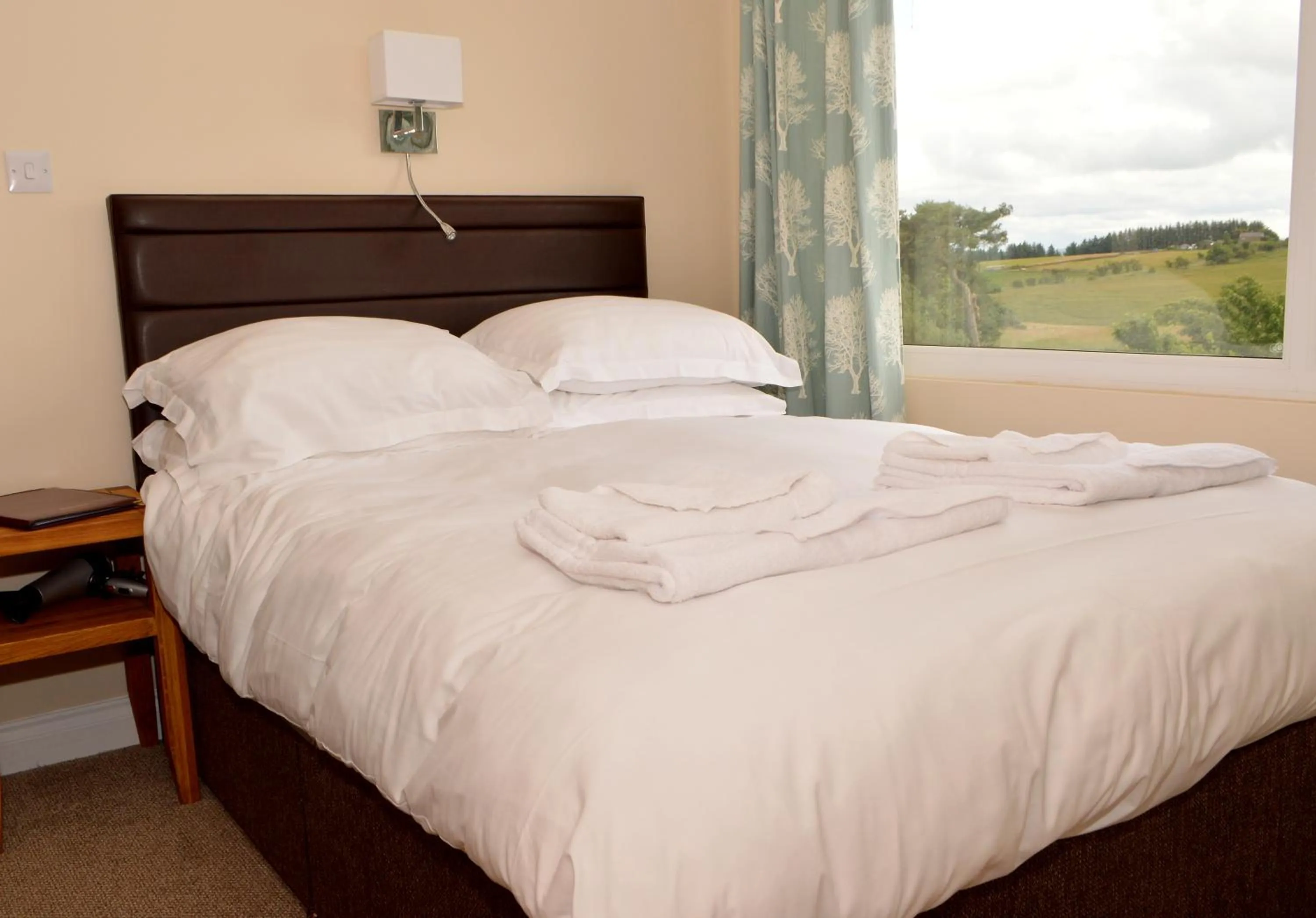 Bed in The Twice Brewed Inn