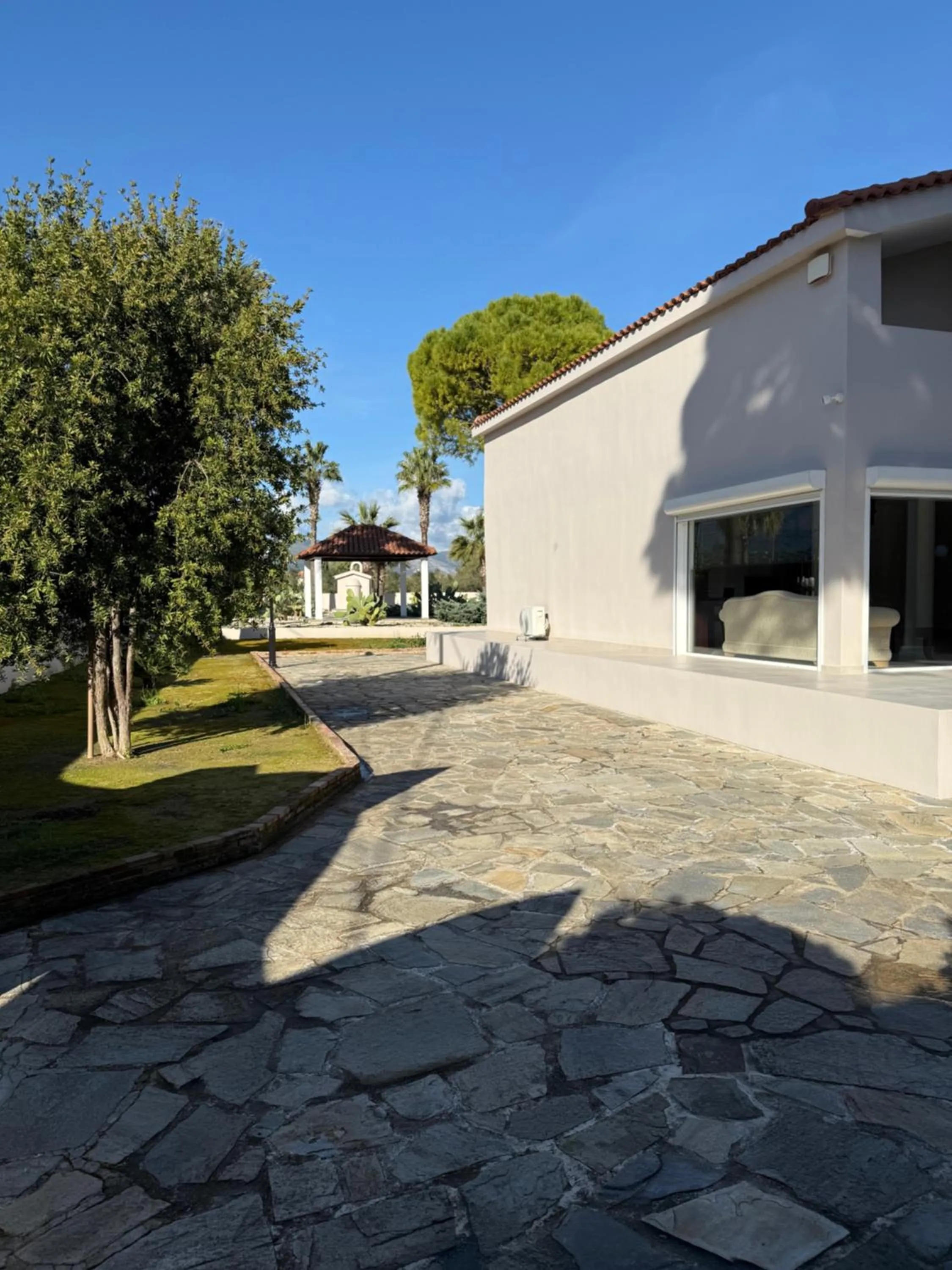 Property building in Paradise Apartments