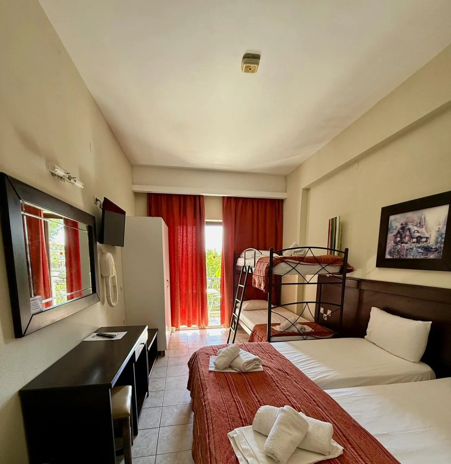 Property building, Bed in Paradise Apartments