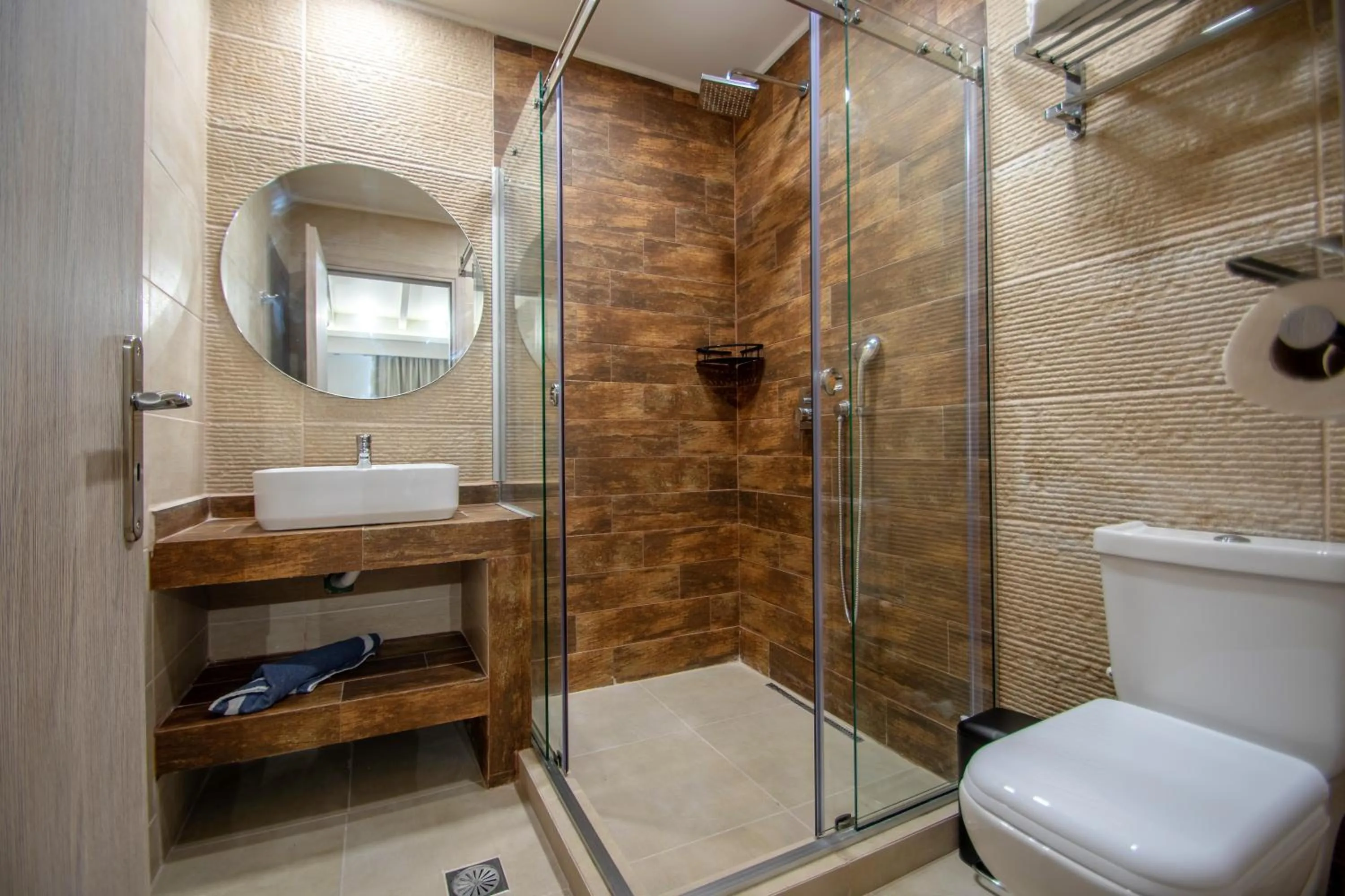 Shower in Paradise Apartments
