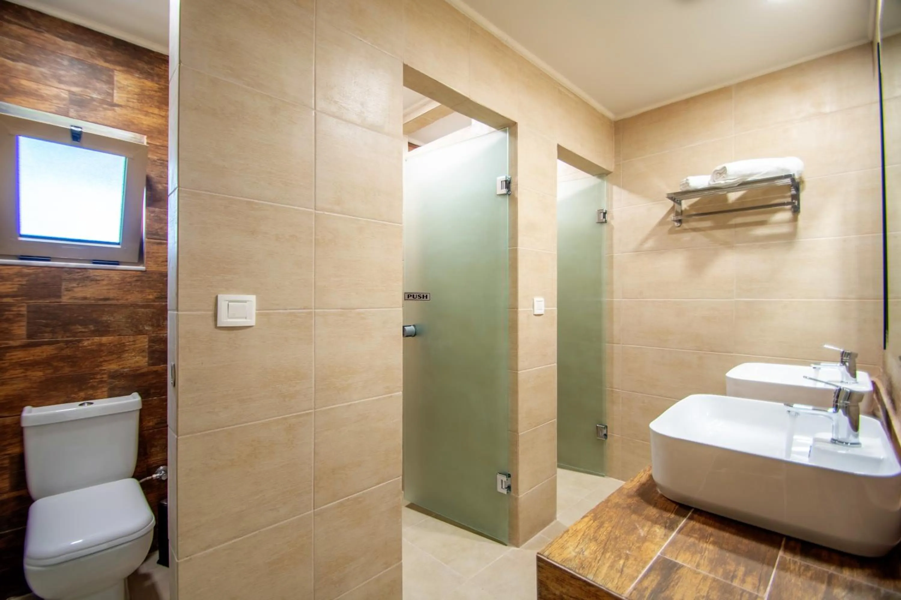 Shower in Paradise Apartments