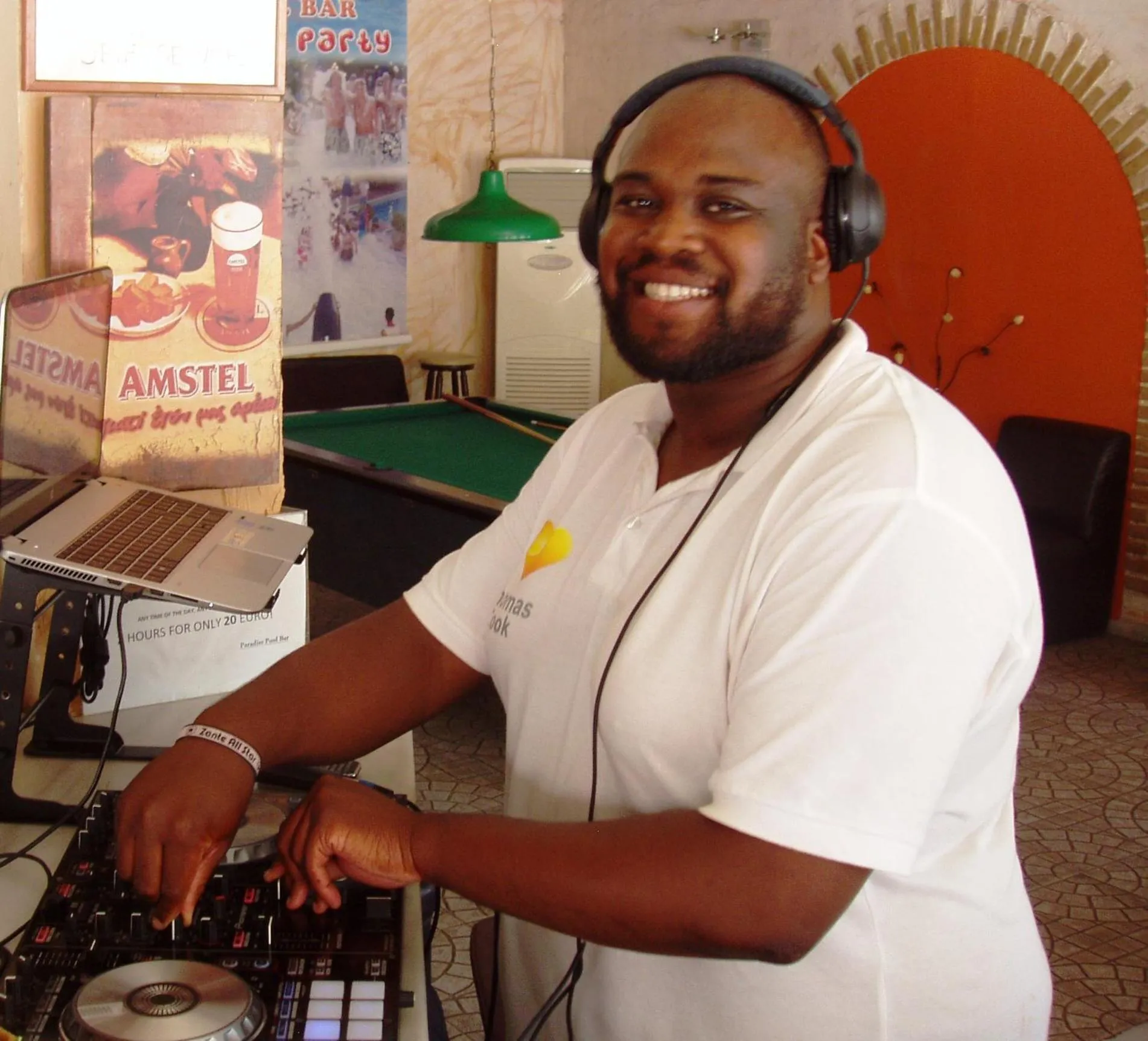 Nightclub / DJ in Paradise Apartments