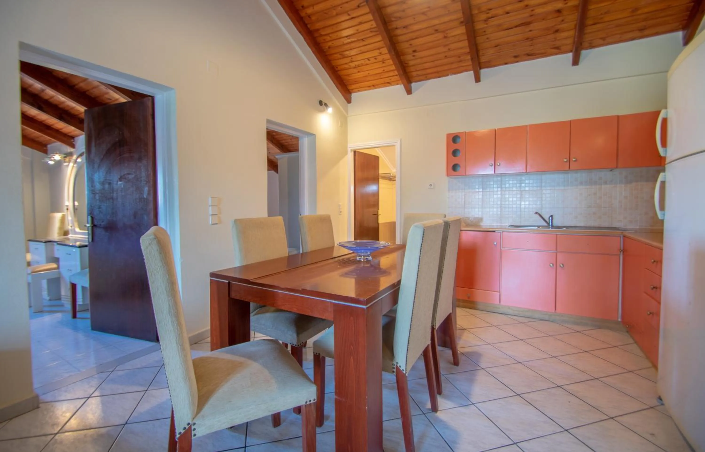 Dining area in Paradise Apartments