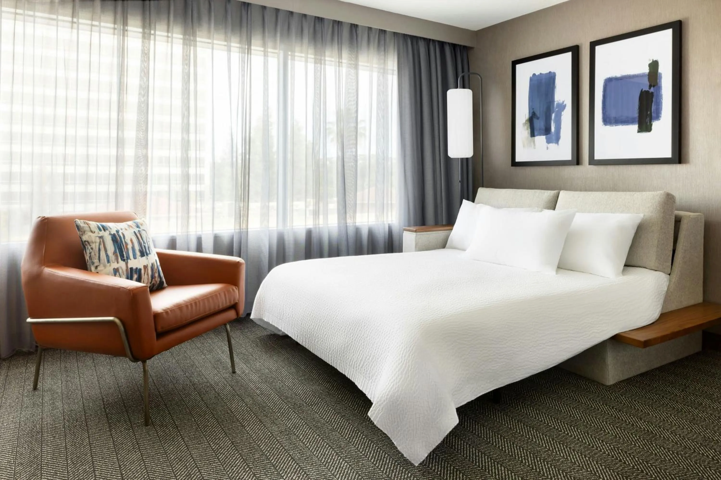 Photo of the whole room, Bed in Courtyard by Marriott Los Angeles Woodland Hills