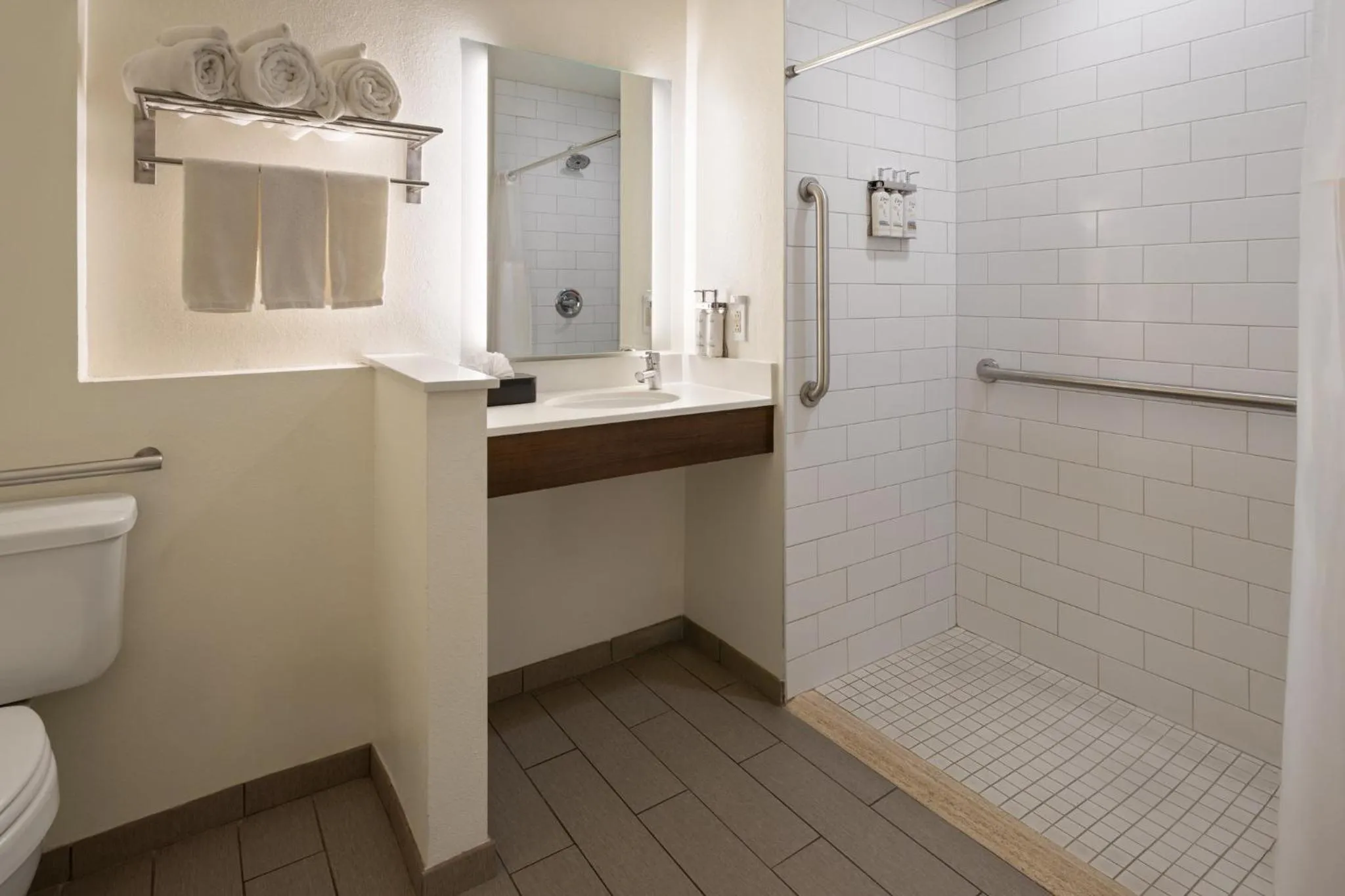 Bathroom in Holiday Inn Pearl - Jackson Area by IHG