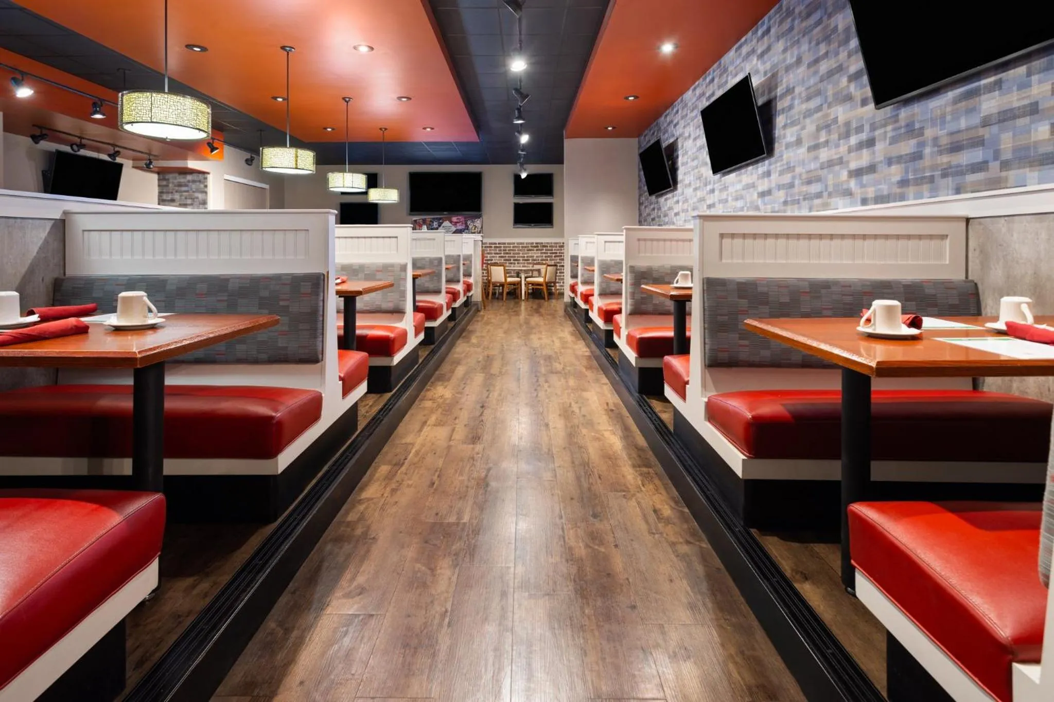 Restaurant/places to eat in Holiday Inn Pearl - Jackson Area by IHG