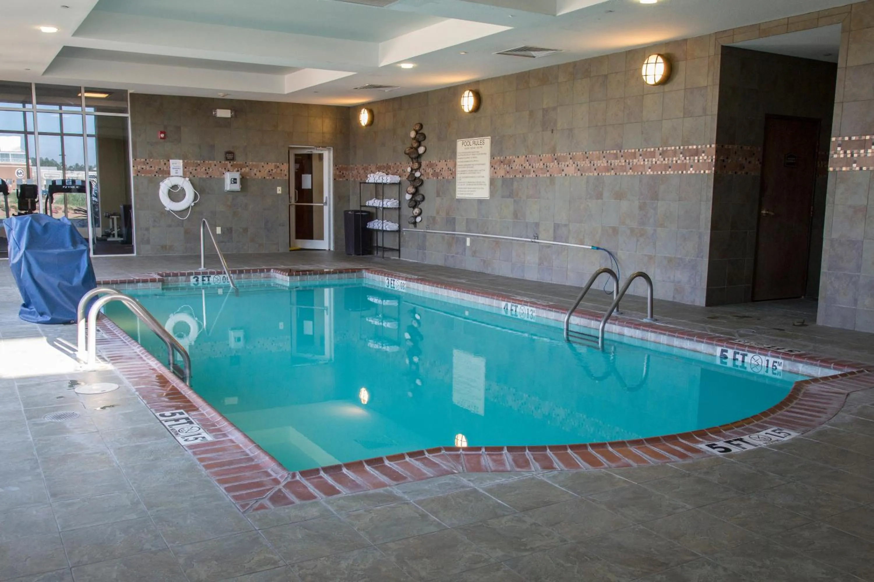 Swimming pool in Holiday Inn Pearl - Jackson Area by IHG