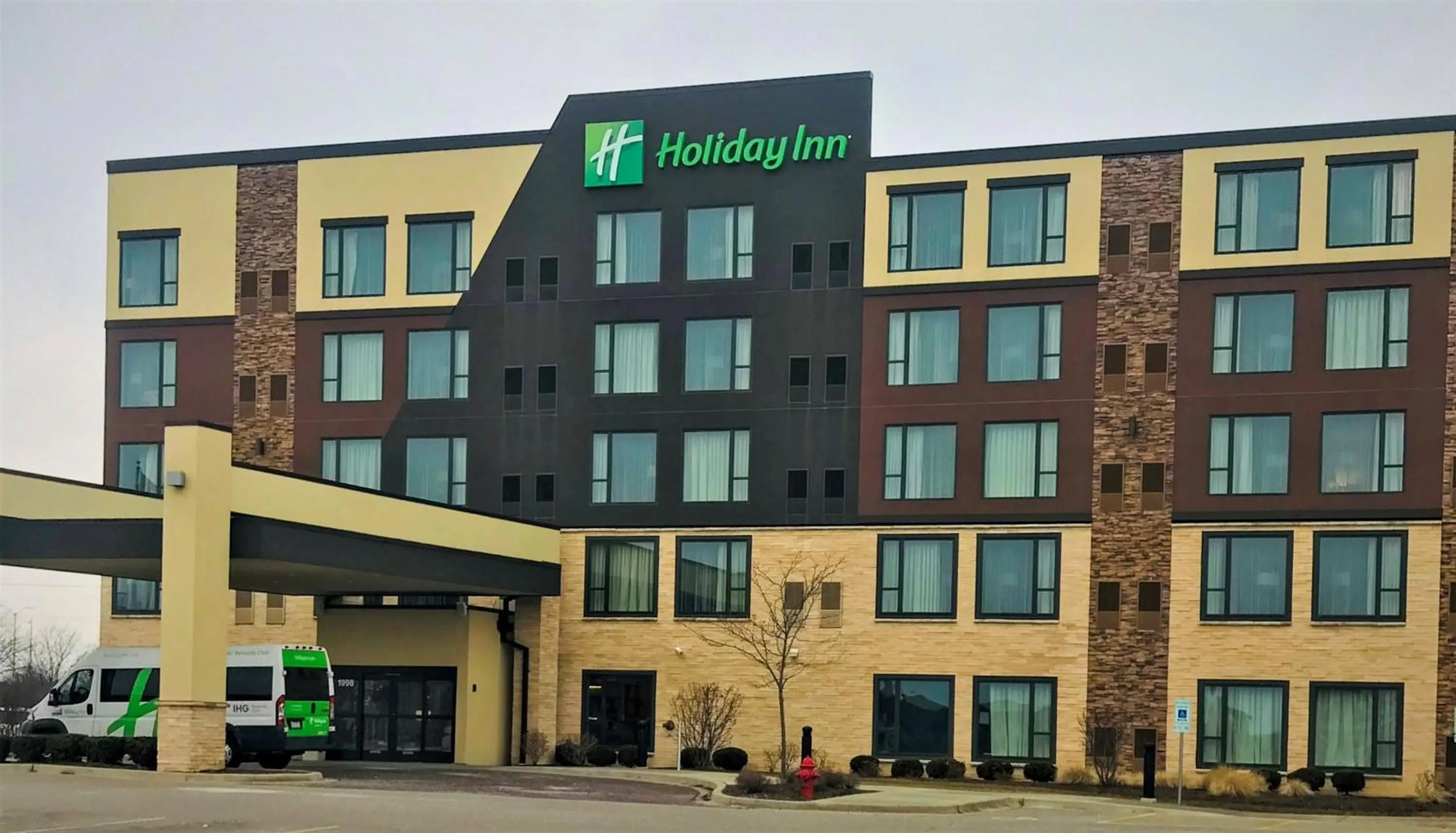 Property building in Holiday Inn Chicago Schaumburg by IHG