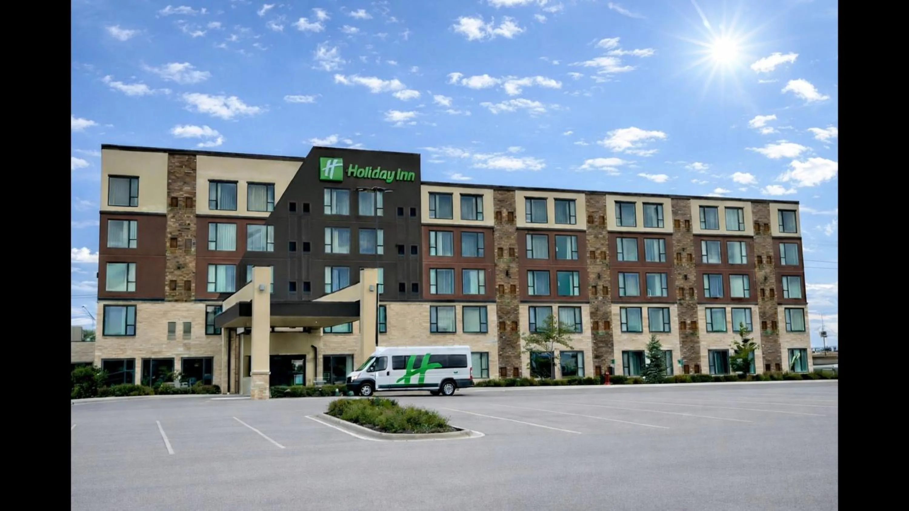 Property building in Holiday Inn Chicago Schaumburg by IHG
