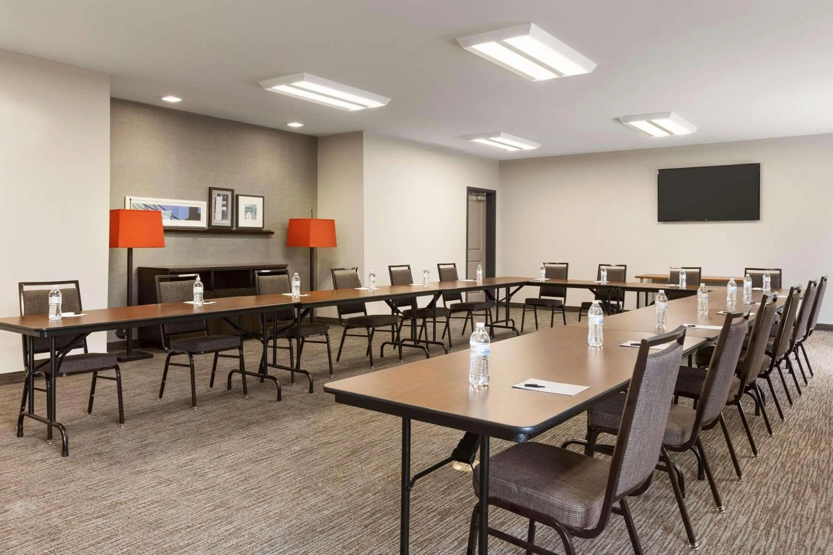 Meeting/conference room in Country Inn & Suites by Radisson, Smithfield-Selma, NC