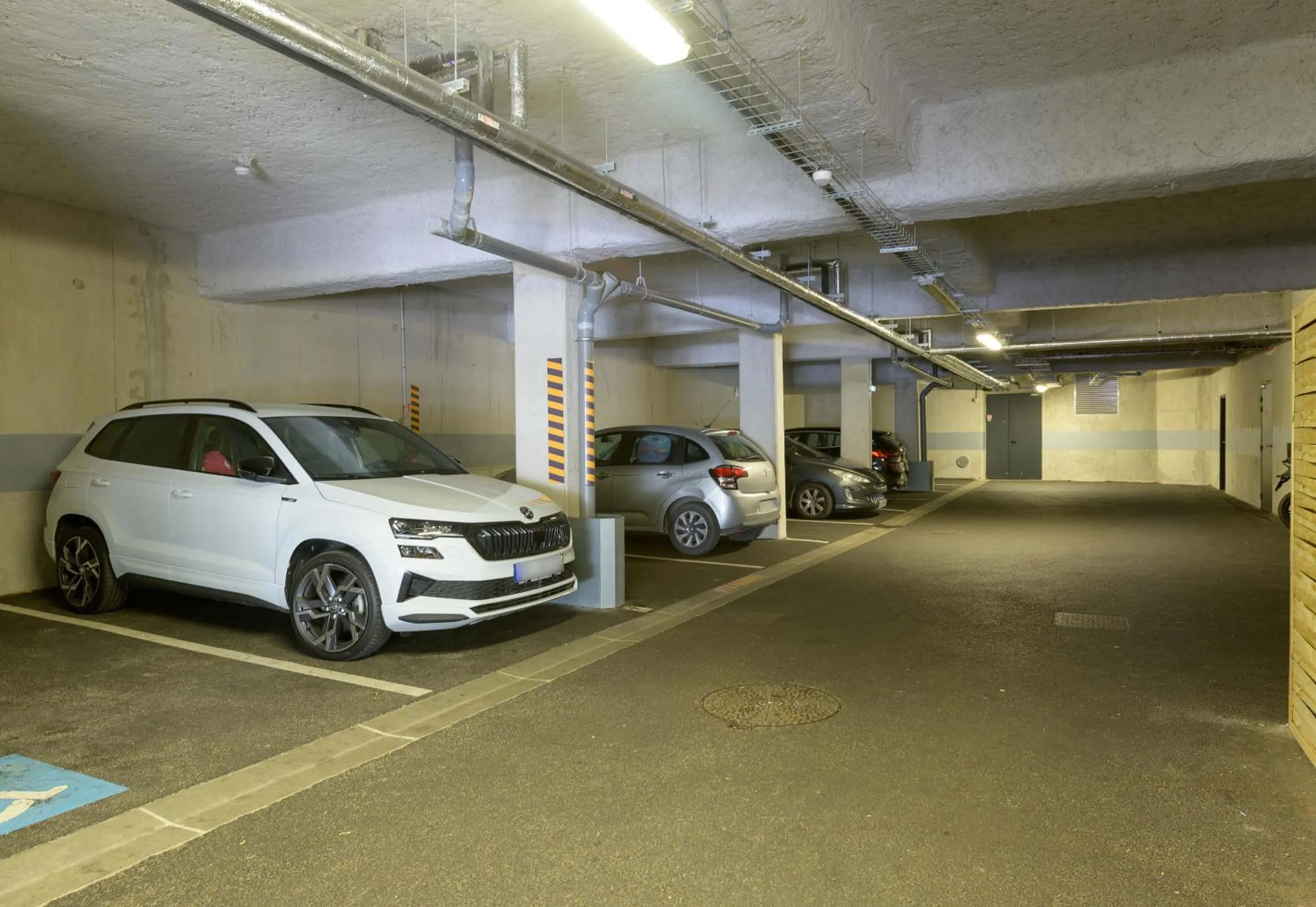 Parking in B&B HOTEL Marne-La-Vallée Torcy