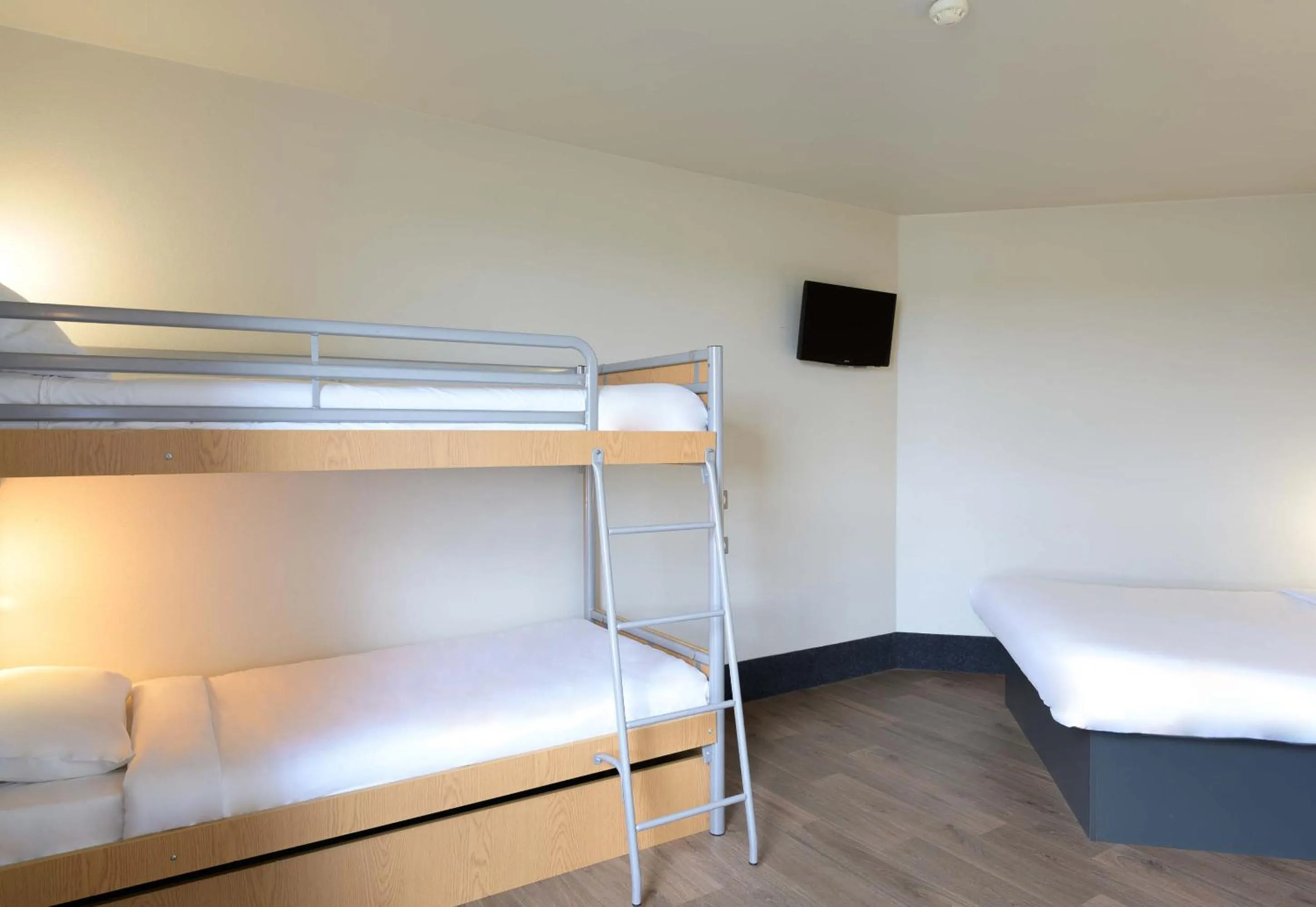 Bedroom, Bed in B&B HOTEL Marne-La-Vallée Torcy