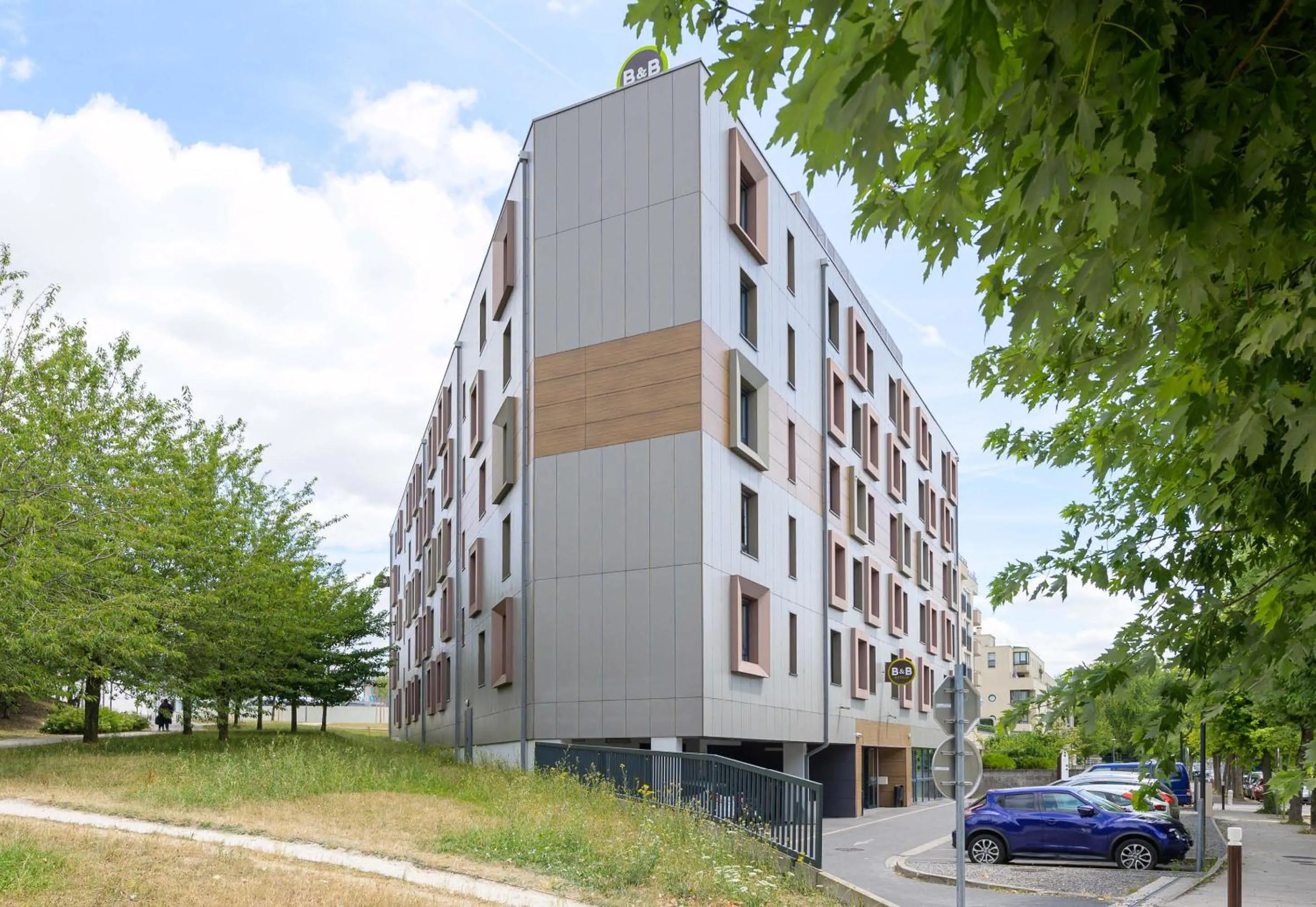 Property building in B&B HOTEL Marne-La-Vallée Torcy