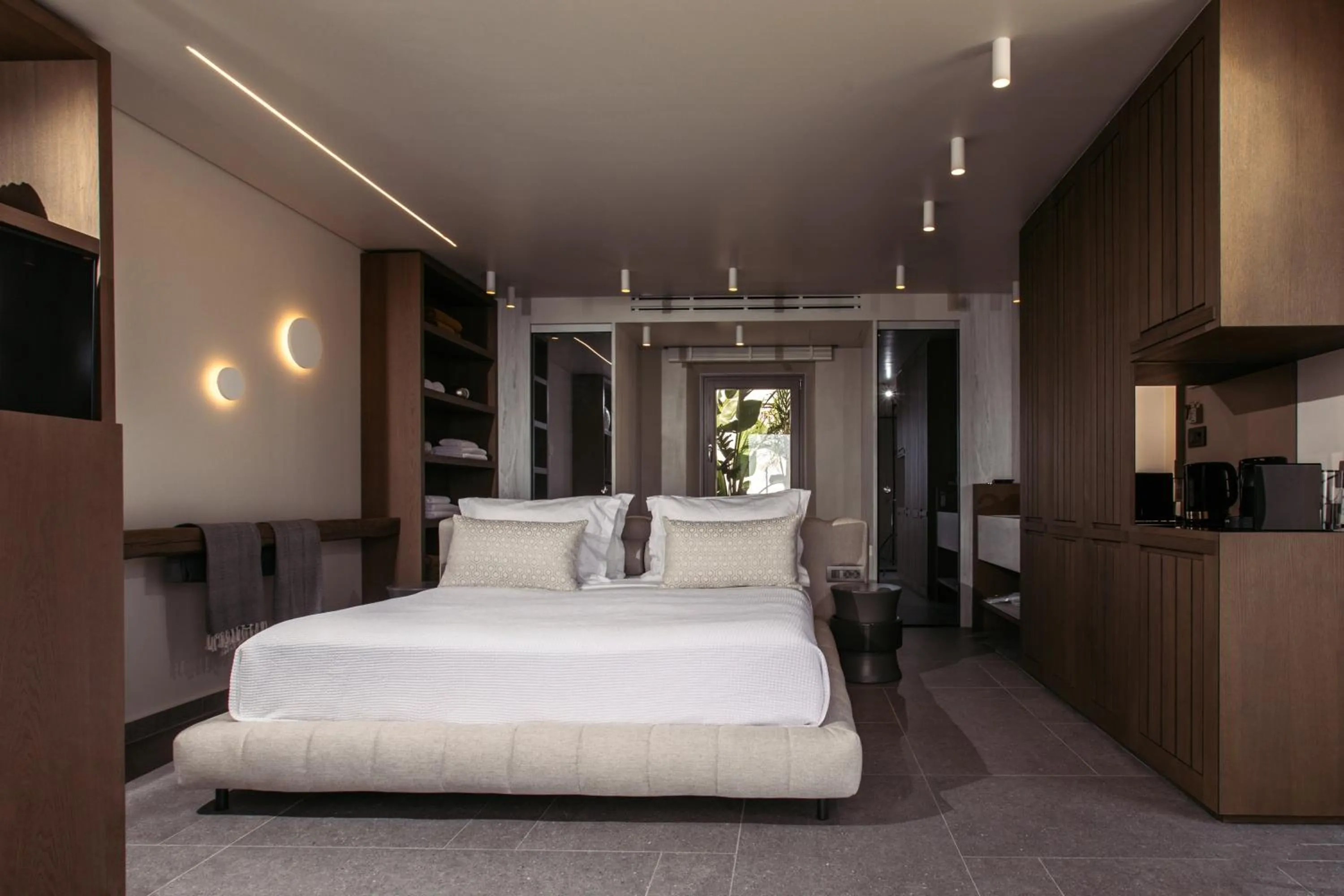 Bed in Santana Beach