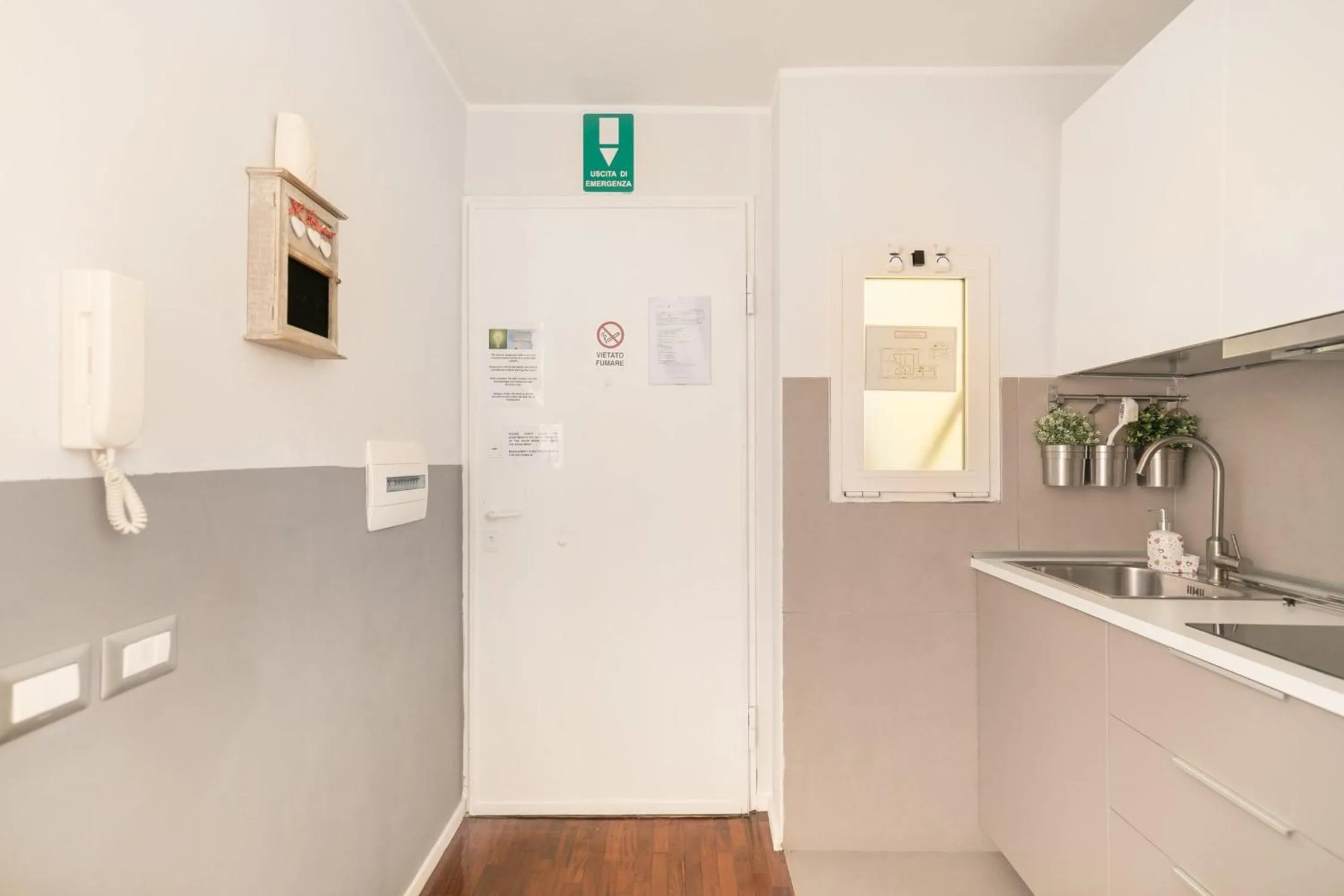 Communal kitchen in Living RHome - Condotti Apartment