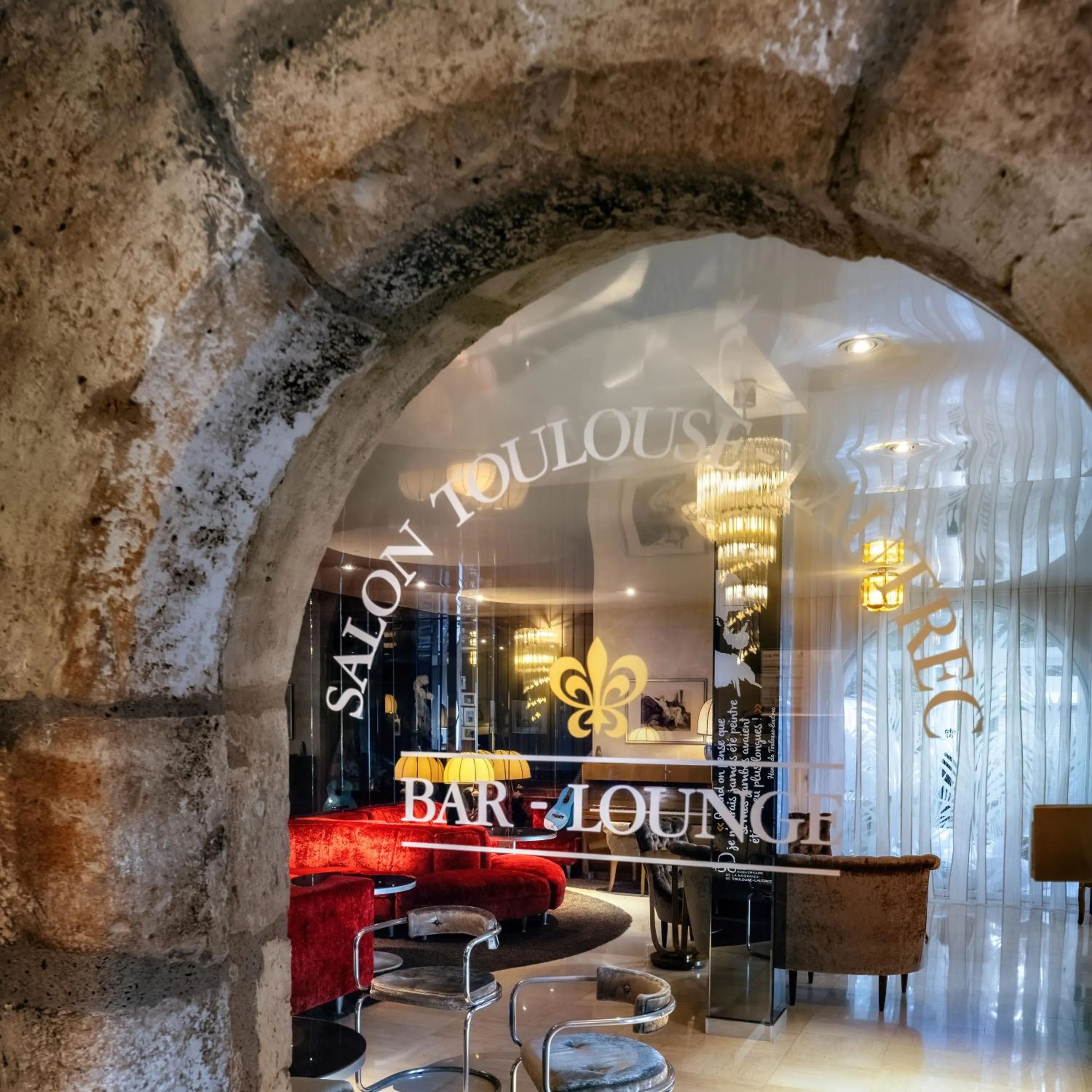 Lounge or bar in Relais & Châteaux Hôtel La Réserve