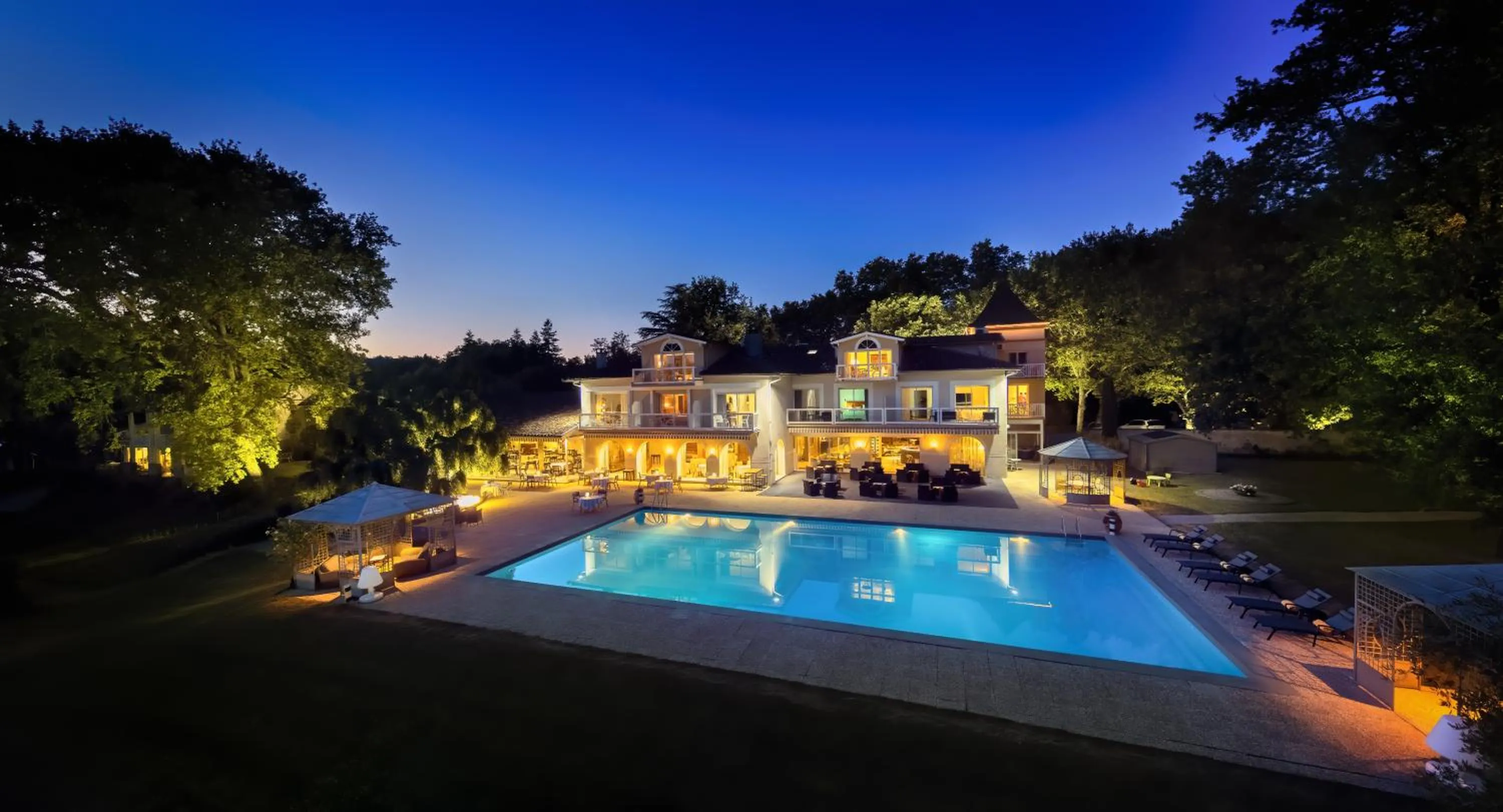 Bird's eye view, Swimming Pool in Relais & Châteaux Hôtel La Réserve
