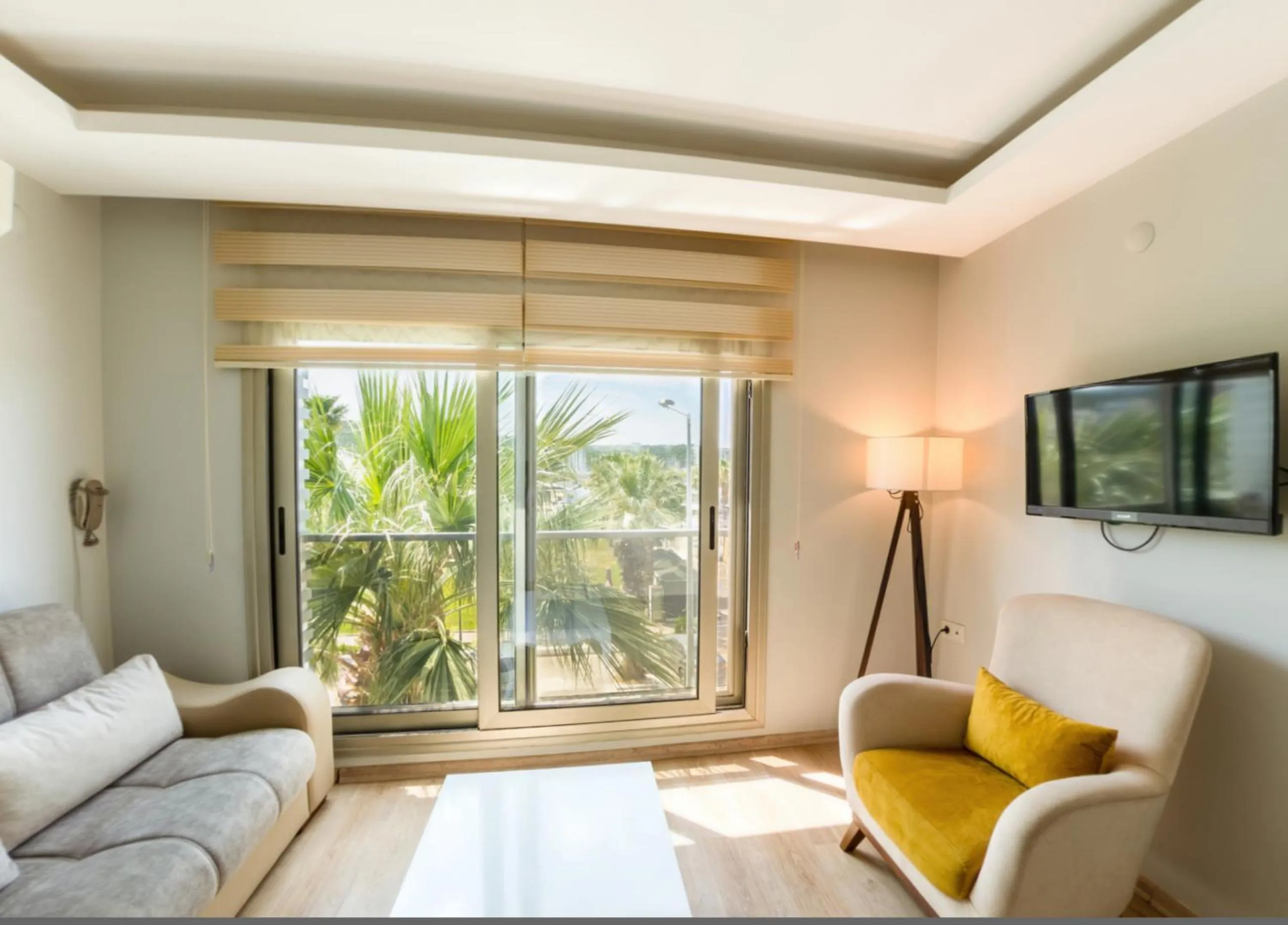 Living room, Bed in Sigacik Marina Apart Hotel