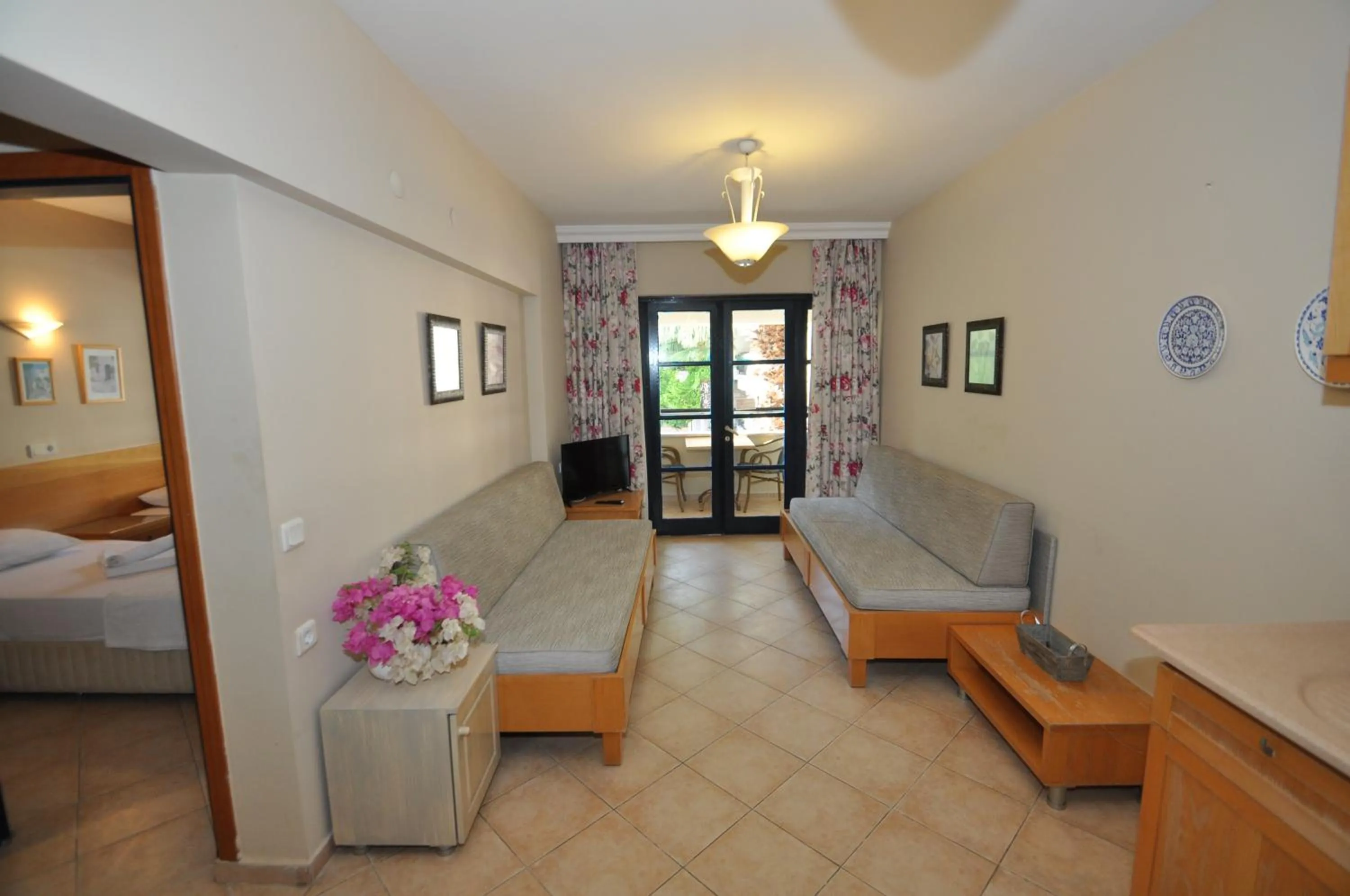 Bed in Sun Blue Apart Hotel