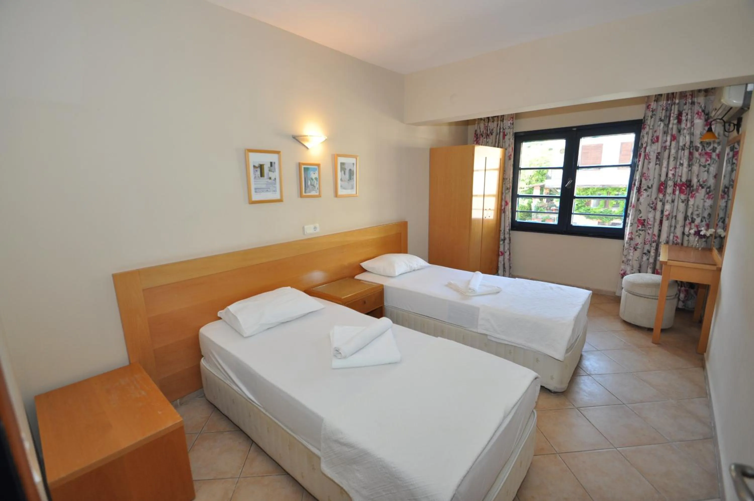 Bed in Sun Blue Apart Hotel