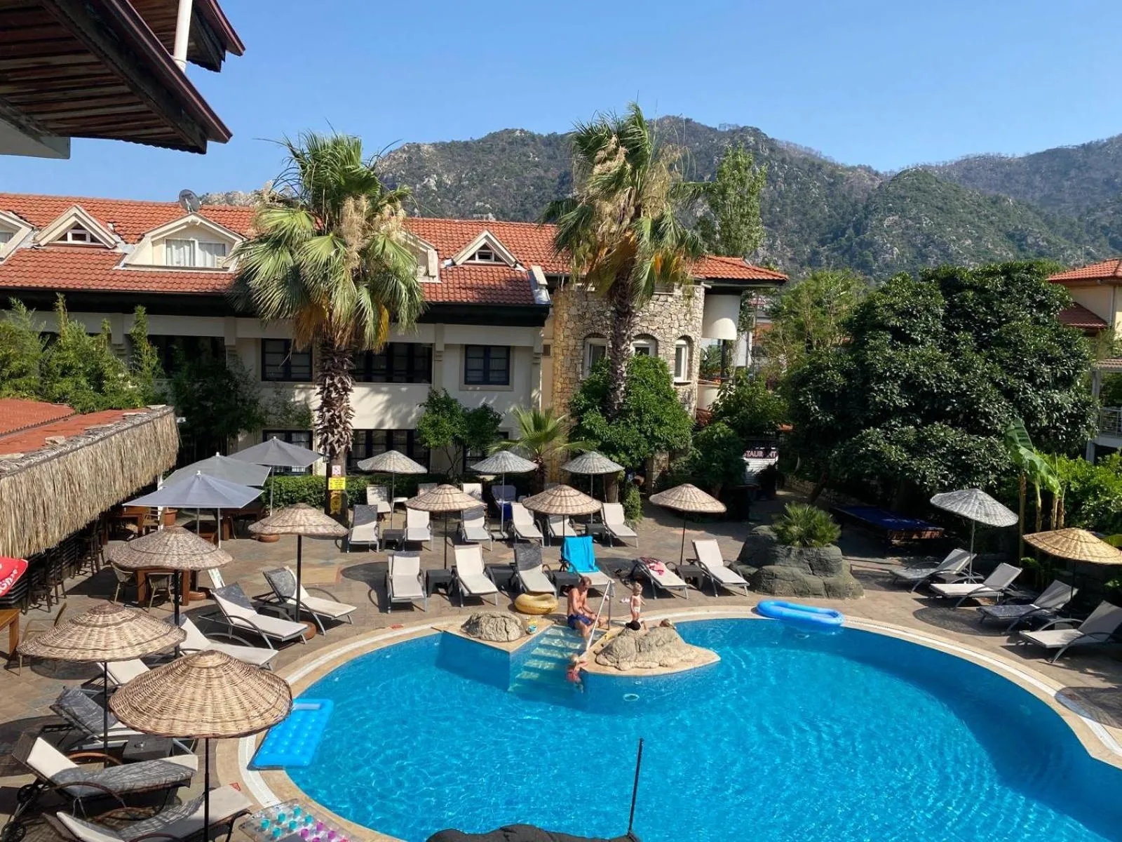 Sun Blue Apart Hotel