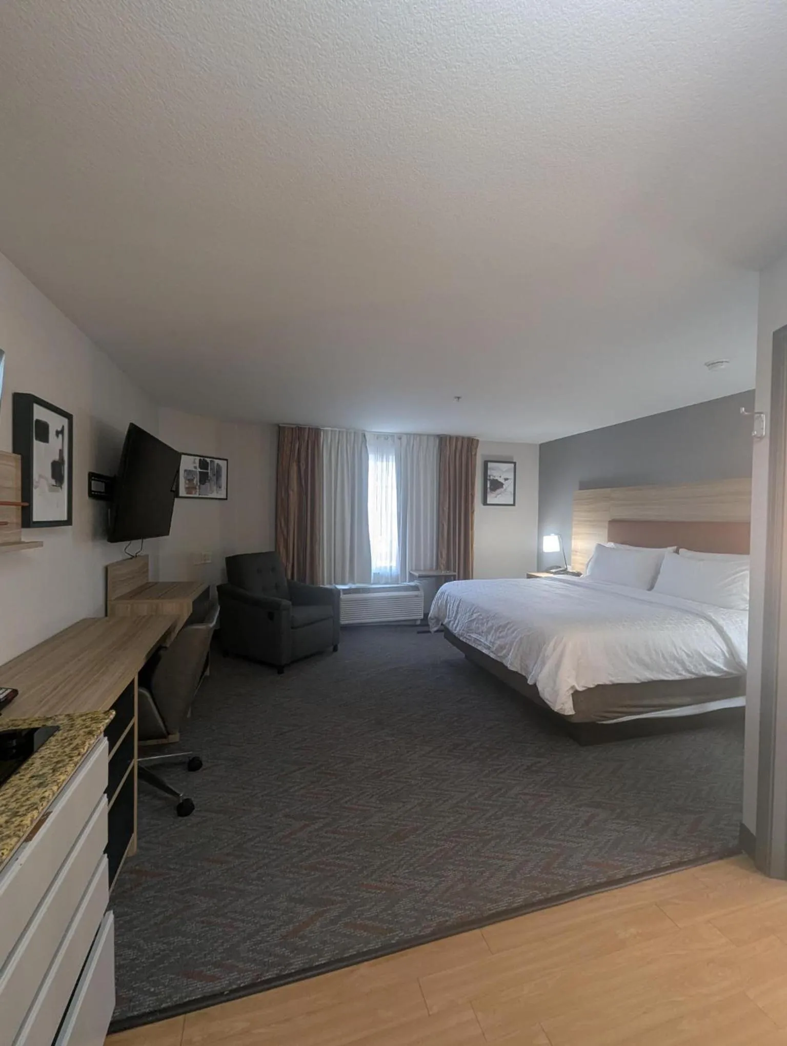 Photo of the whole room, Bed in Candlewood Suites Loveland by IHG