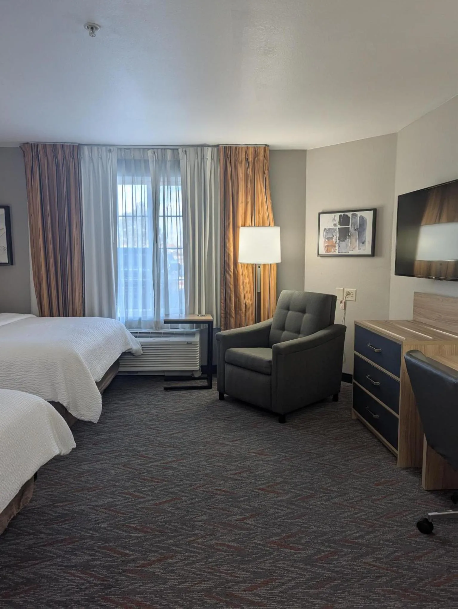TV and multimedia, Bed in Candlewood Suites Loveland by IHG