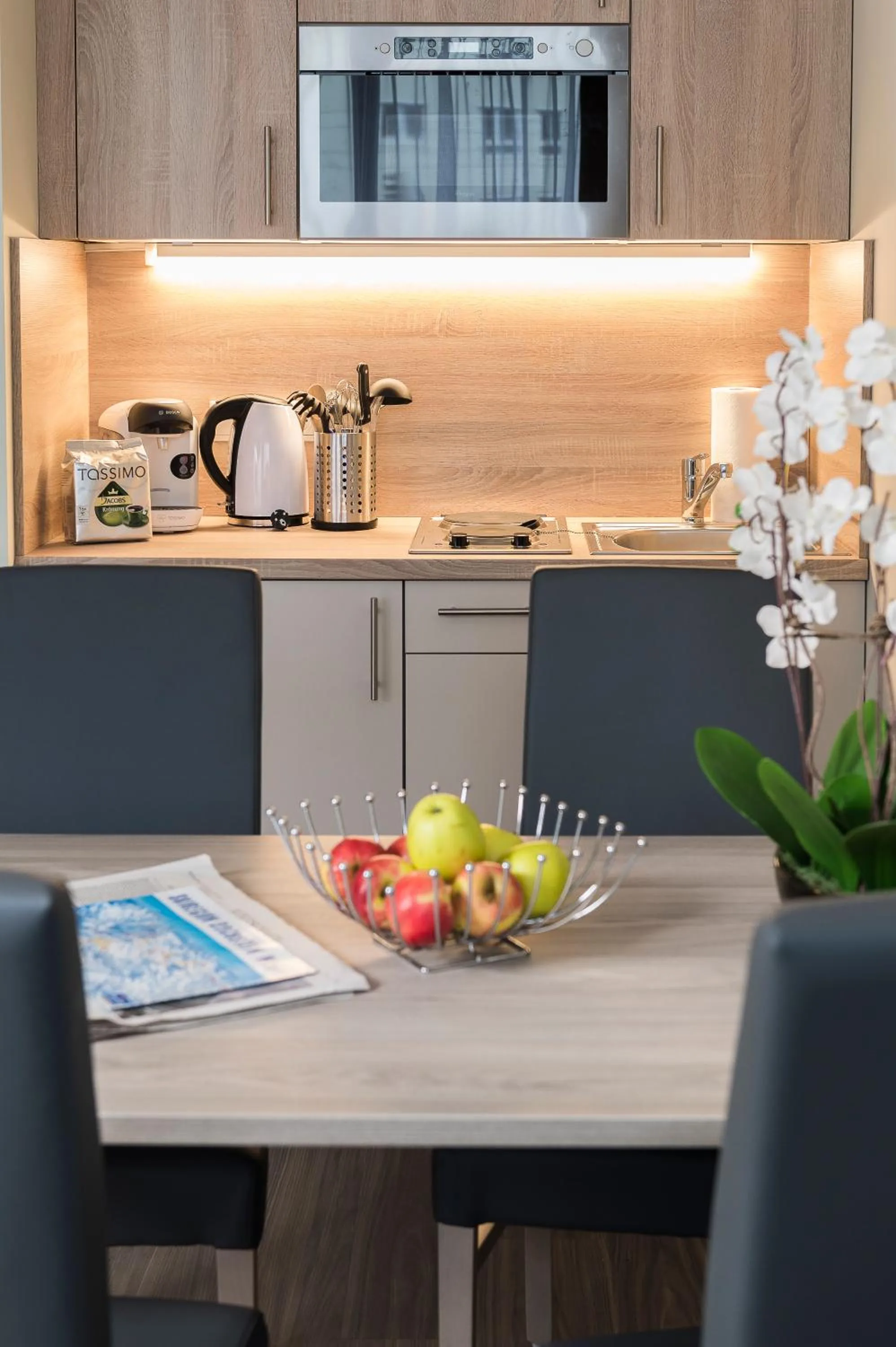 Coffee/tea facilities in AINO Aparthotel Olympiapark