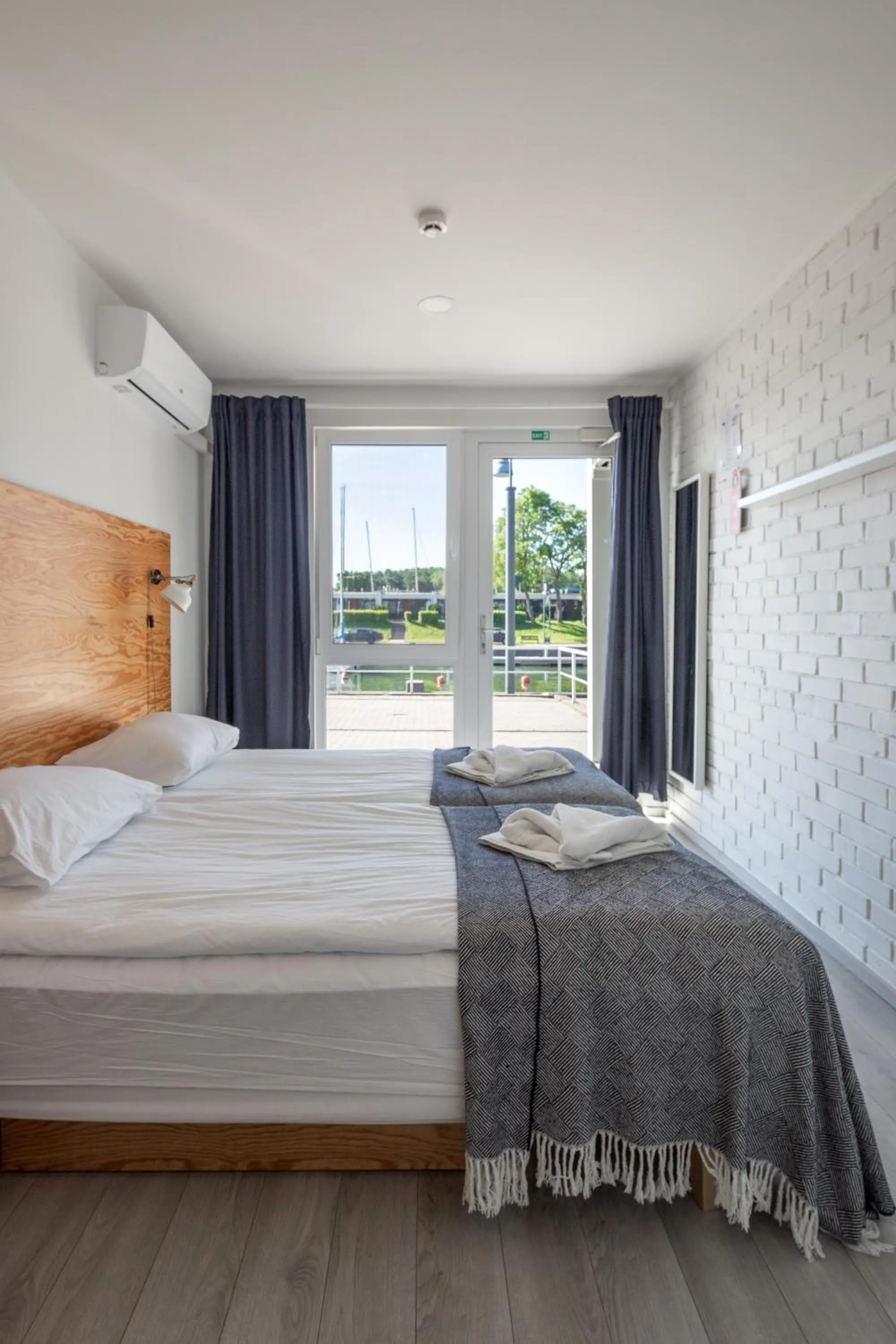 Property building, Bed in Smiltynės Jachtklubas