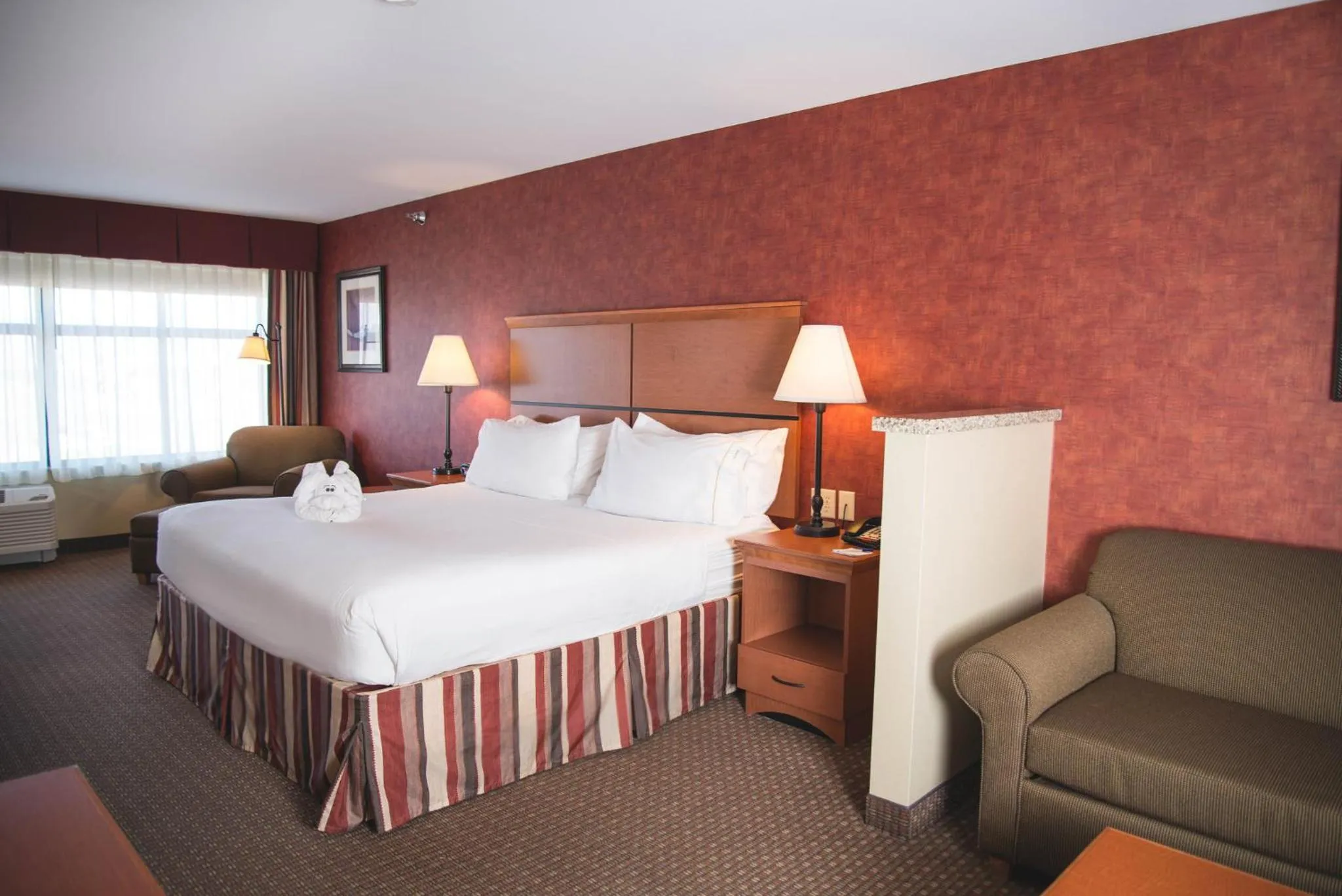 Photo of the whole room, Bed in Holiday Inn Express Hotel & Suites Loveland by IHG