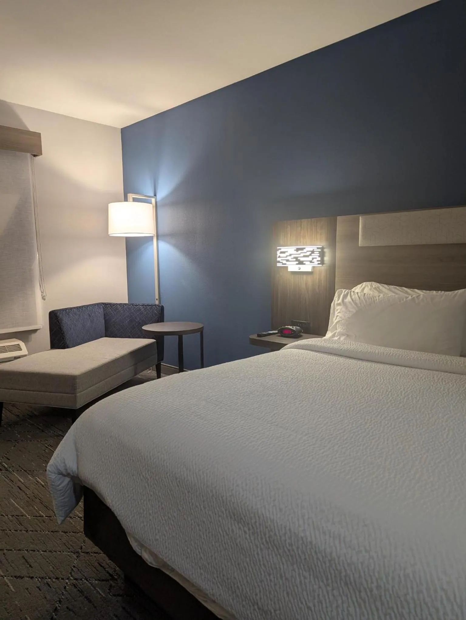 Bed in Holiday Inn Express Hotel & Suites Loveland by IHG