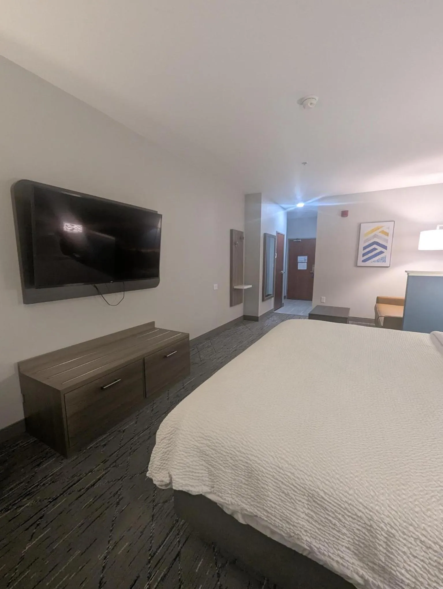 Bedroom, Bed in Holiday Inn Express Hotel & Suites Loveland by IHG