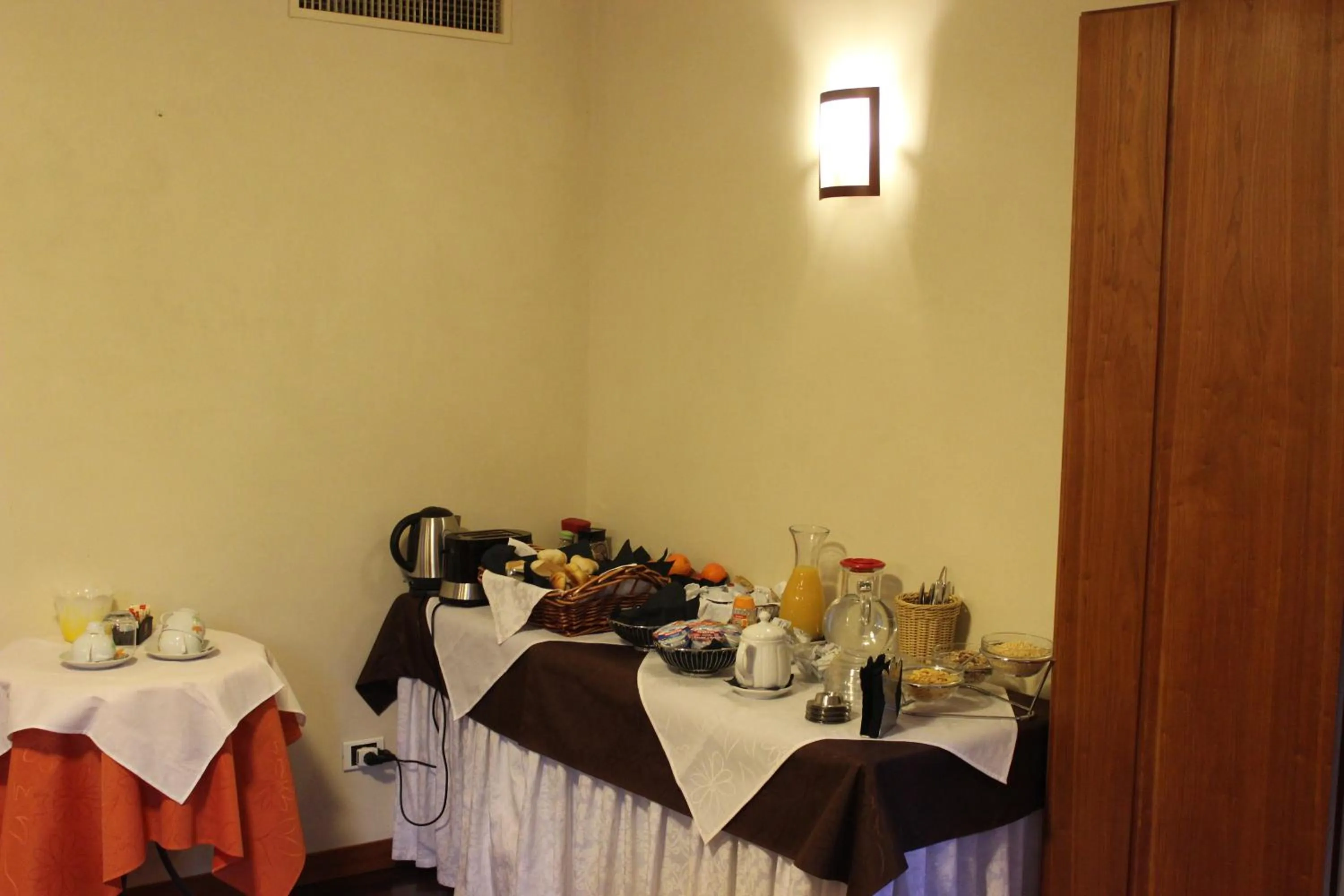 Communal lounge/ TV room in Domus Orsoni