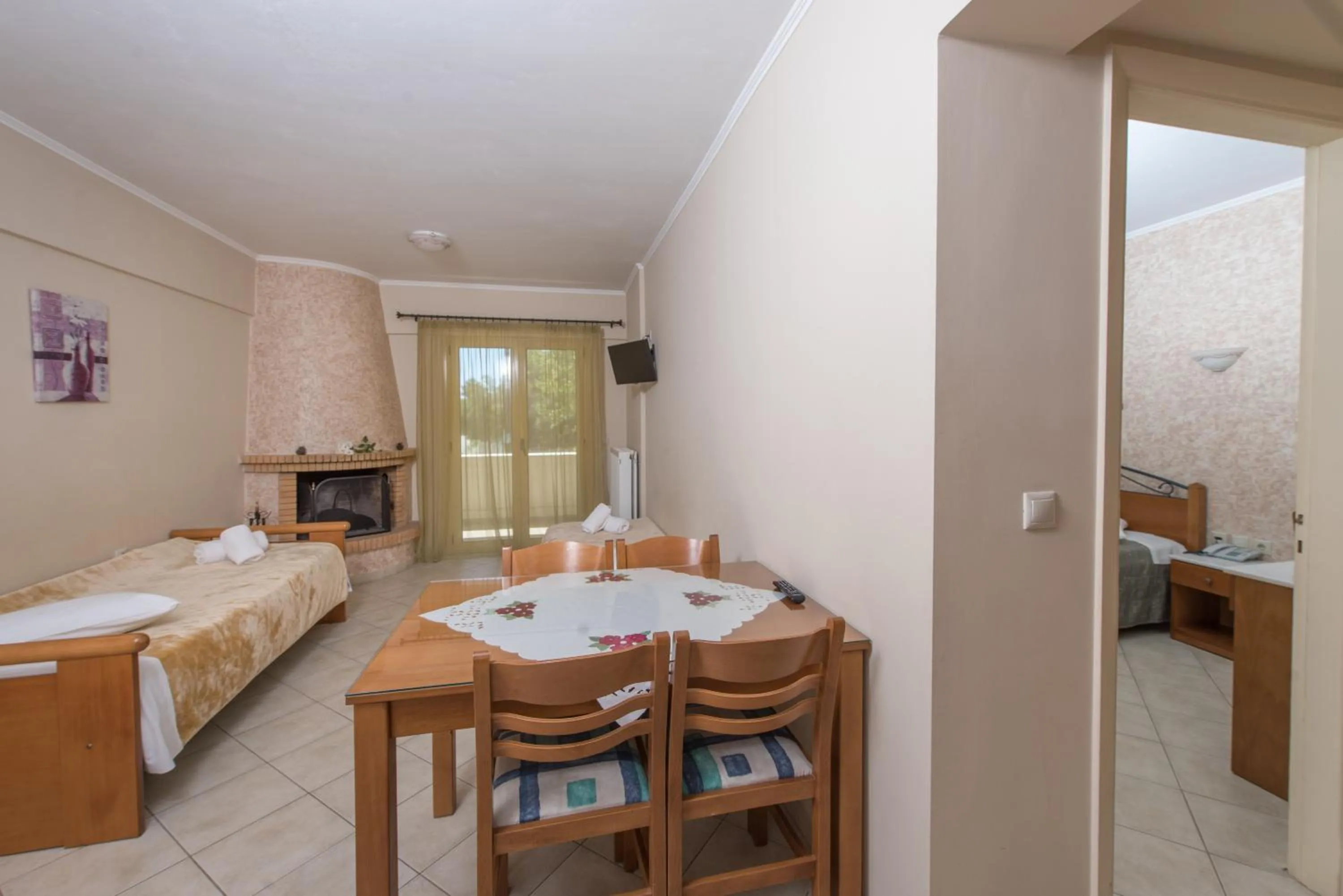 Photo of the whole room, Bed in Sun Rise Hotel Apartments