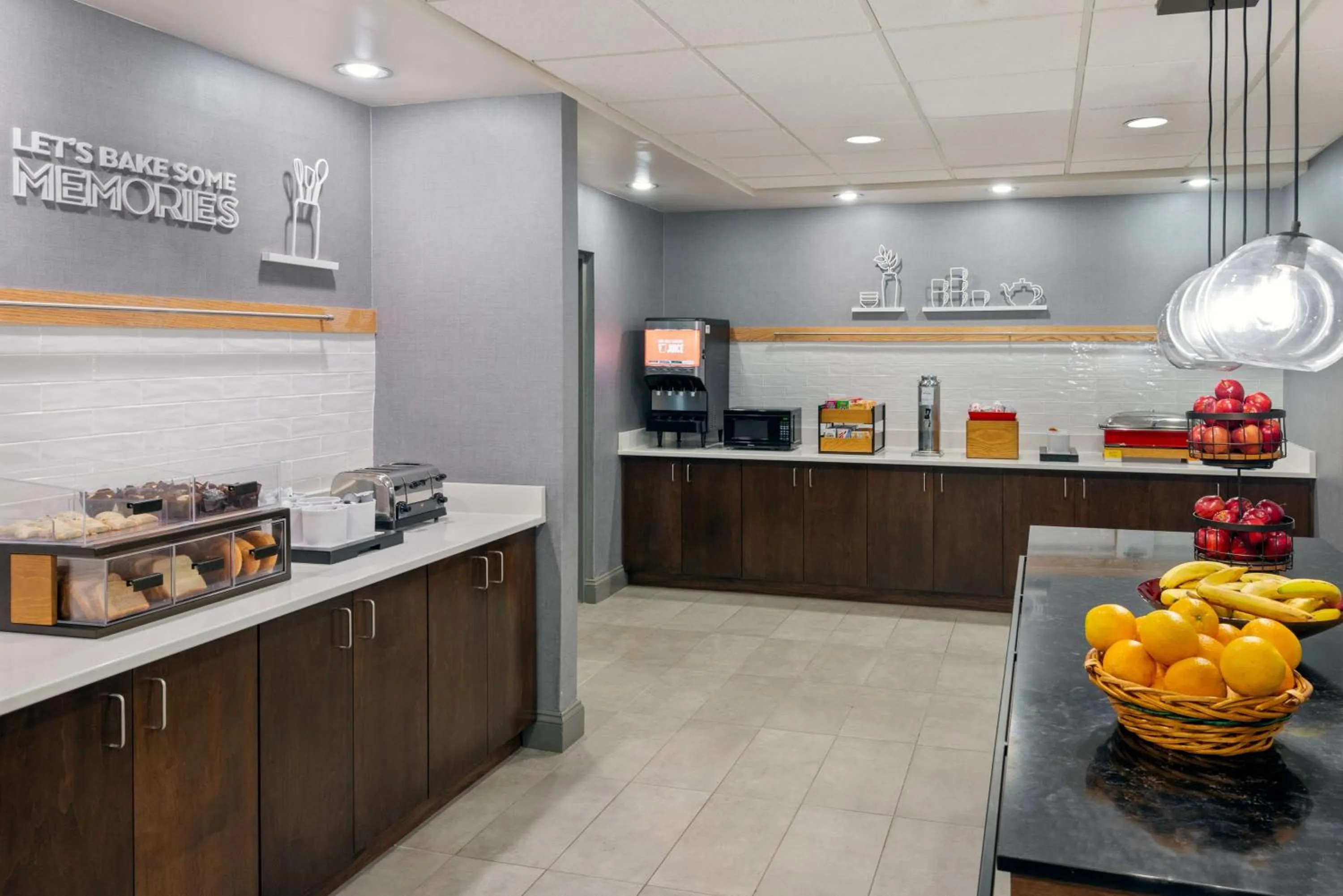 Breakfast in Hampton Inn Petersburg - Southpark Mall