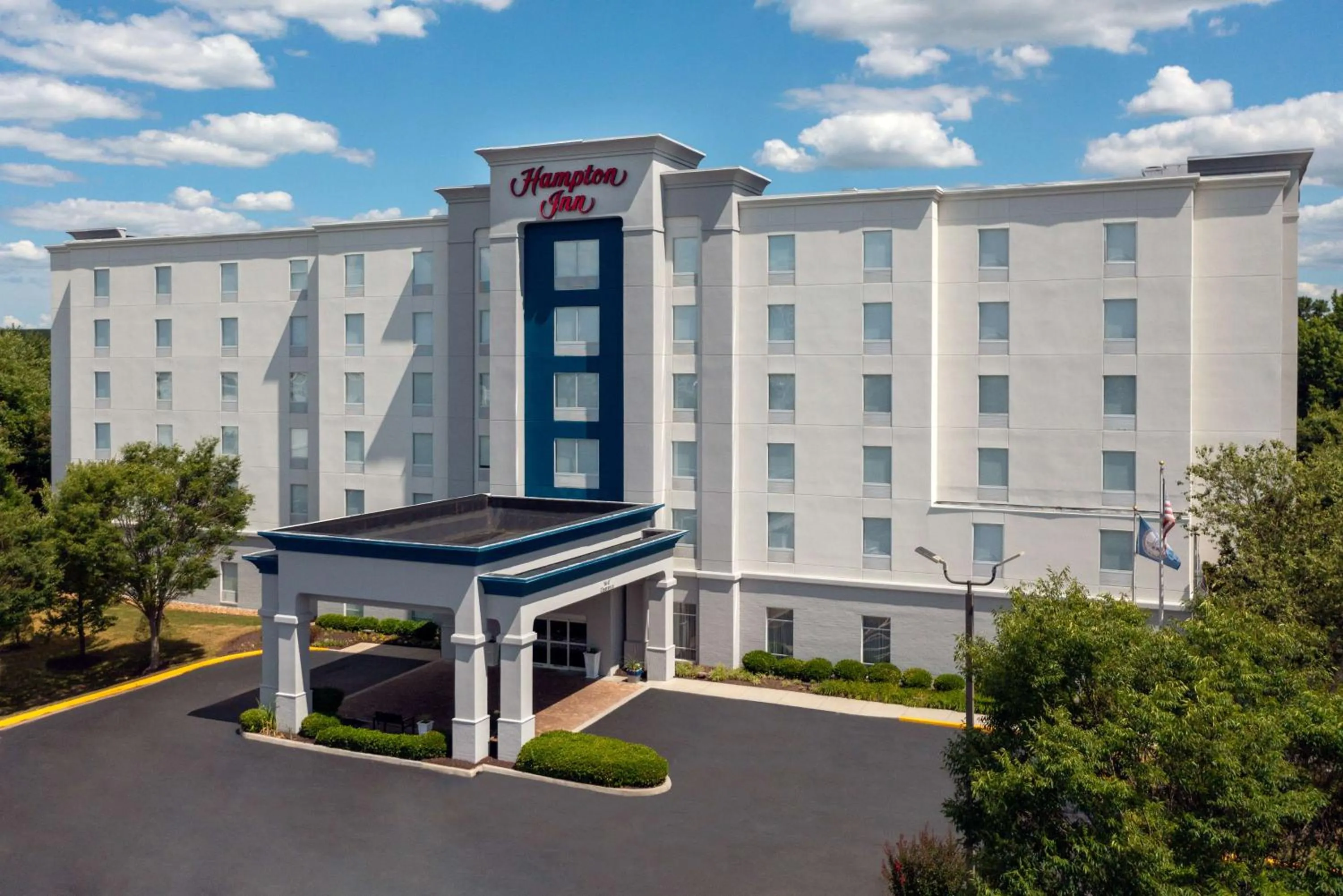 Property building in Hampton Inn Petersburg - Southpark Mall