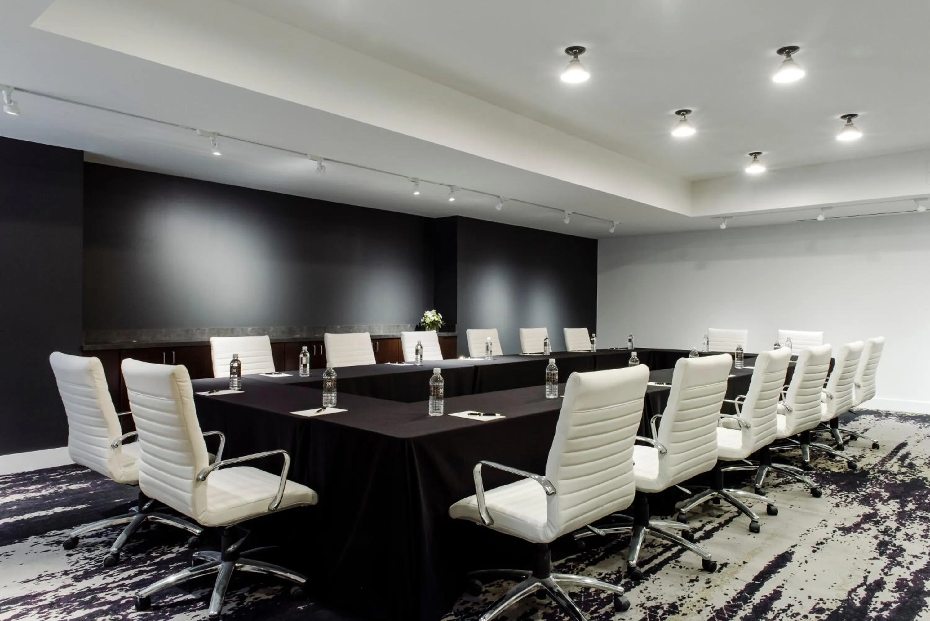 Meeting/conference room in Hotel Covington Cincinnati Riverfront