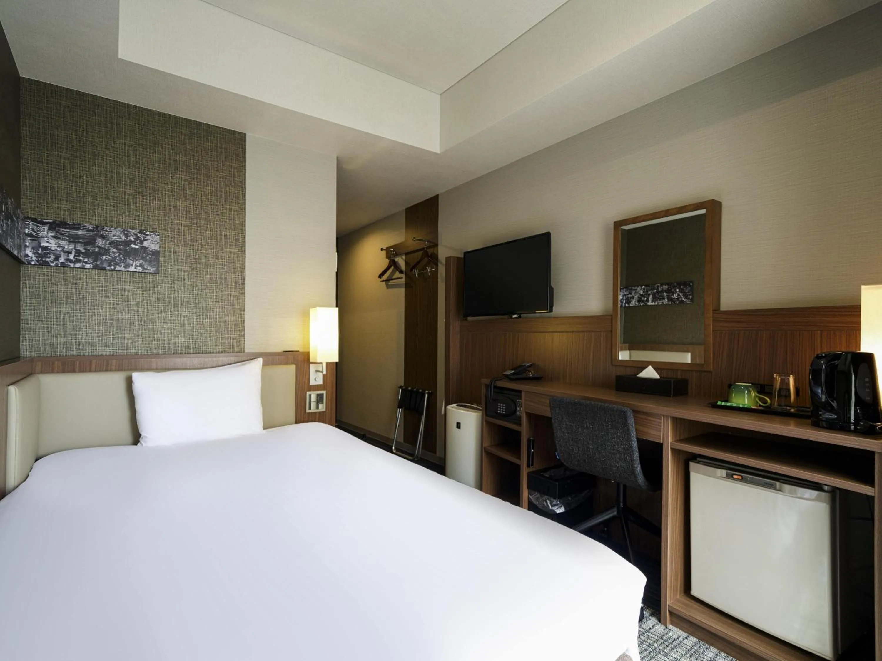 Bedroom, Bed in ibis Styles Tokyo Ginza