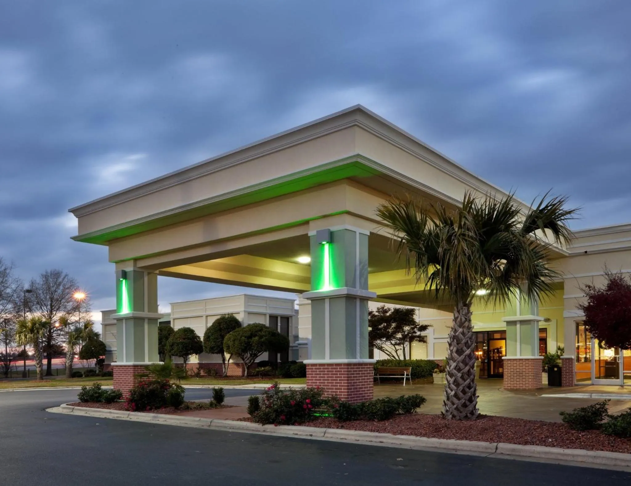 Property building in Holiday Inn Lumberton by IHG