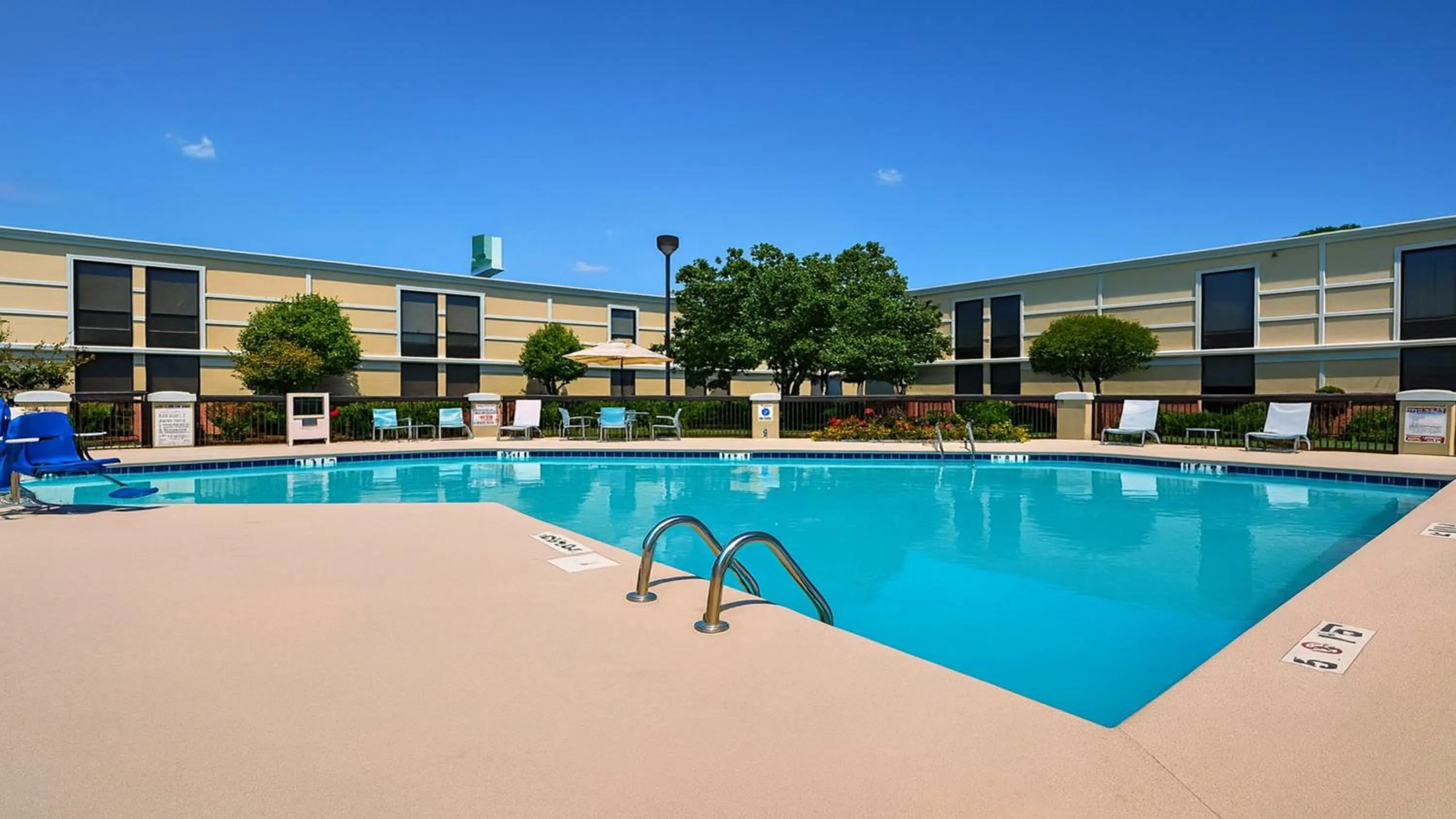 Swimming pool in Holiday Inn Lumberton by IHG