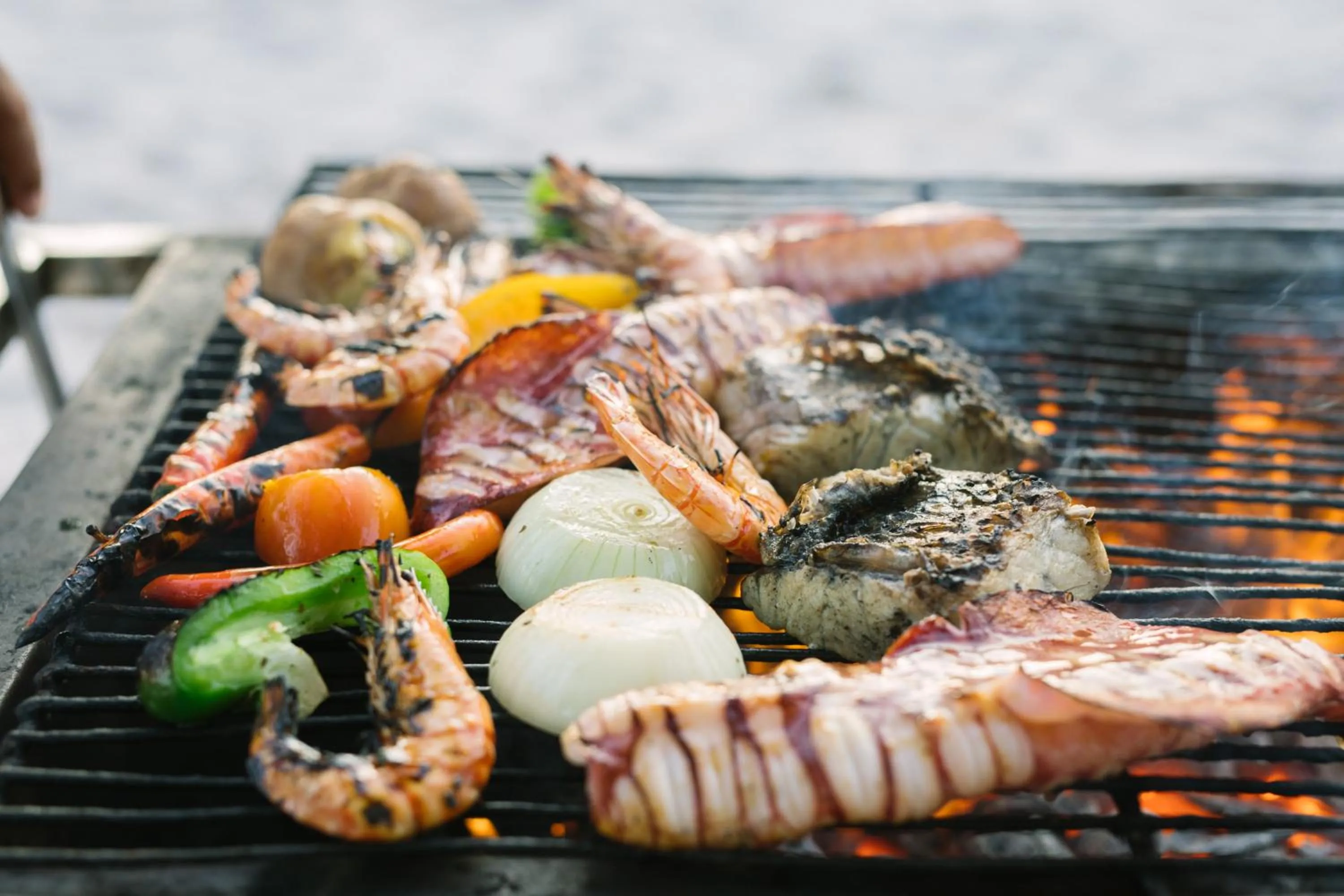 Restaurant/places to eat in Long Set Resort