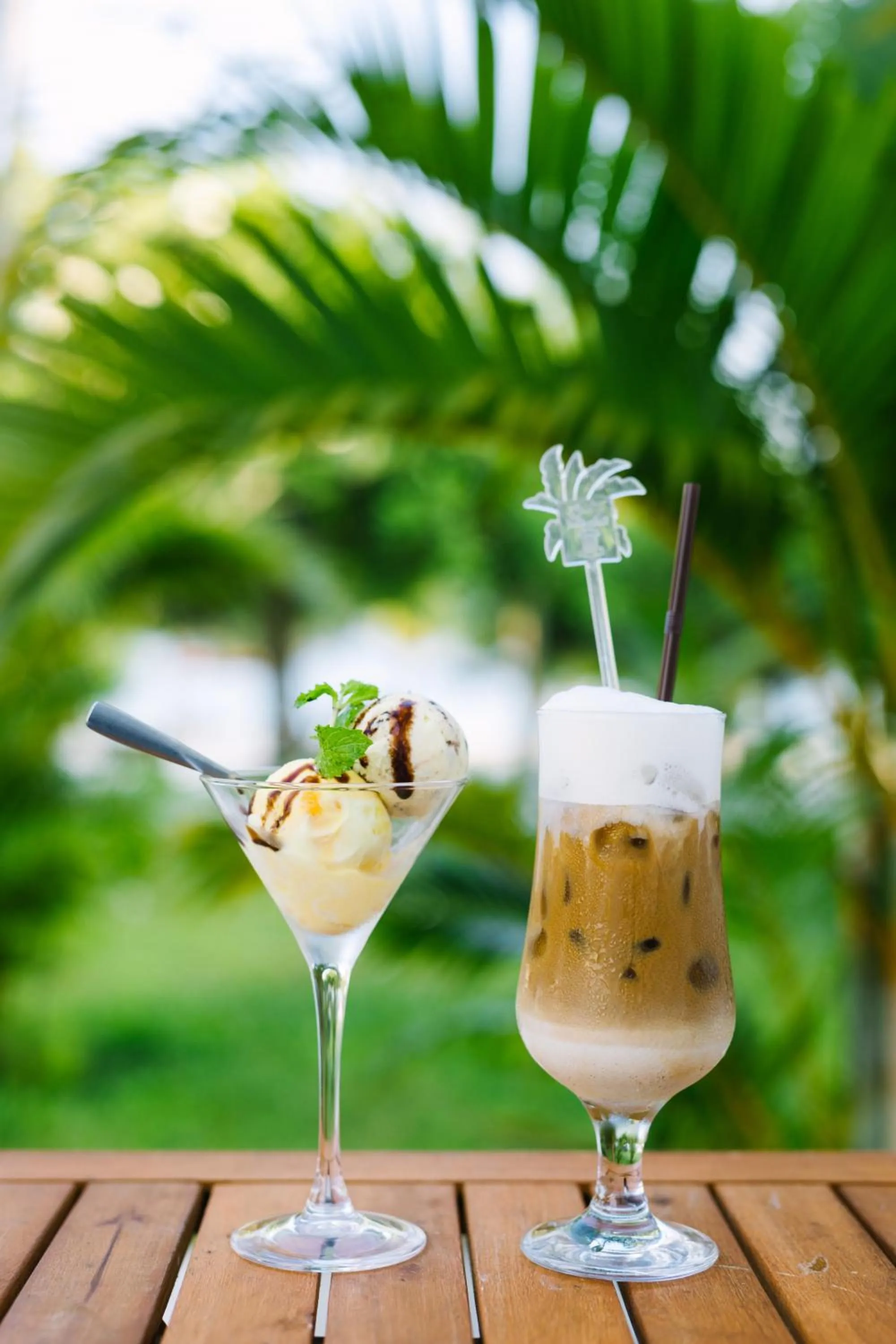 Restaurant/places to eat in Long Set Resort