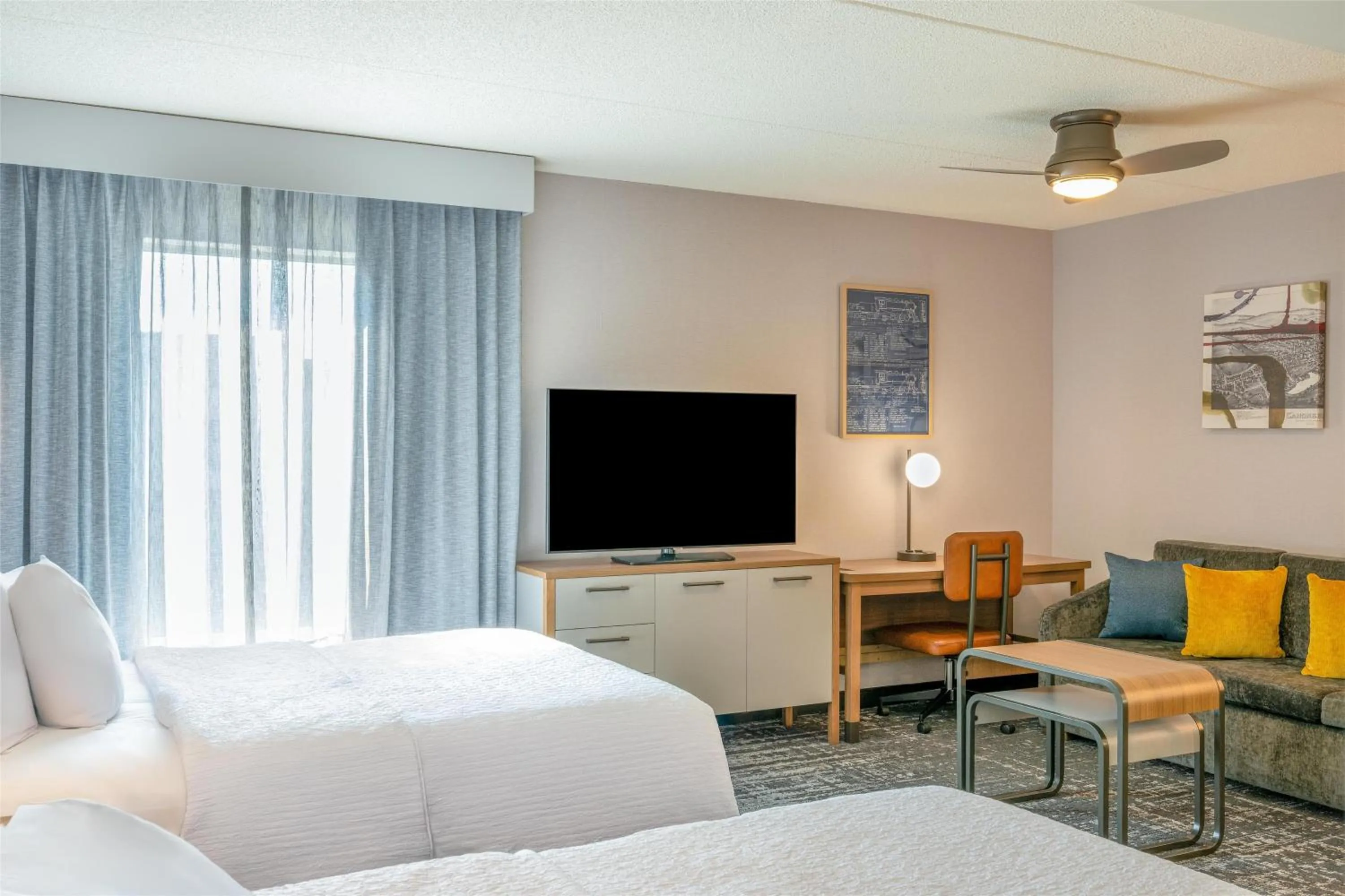Bed in Homewood Suites by Hilton Pittsburgh-Southpointe