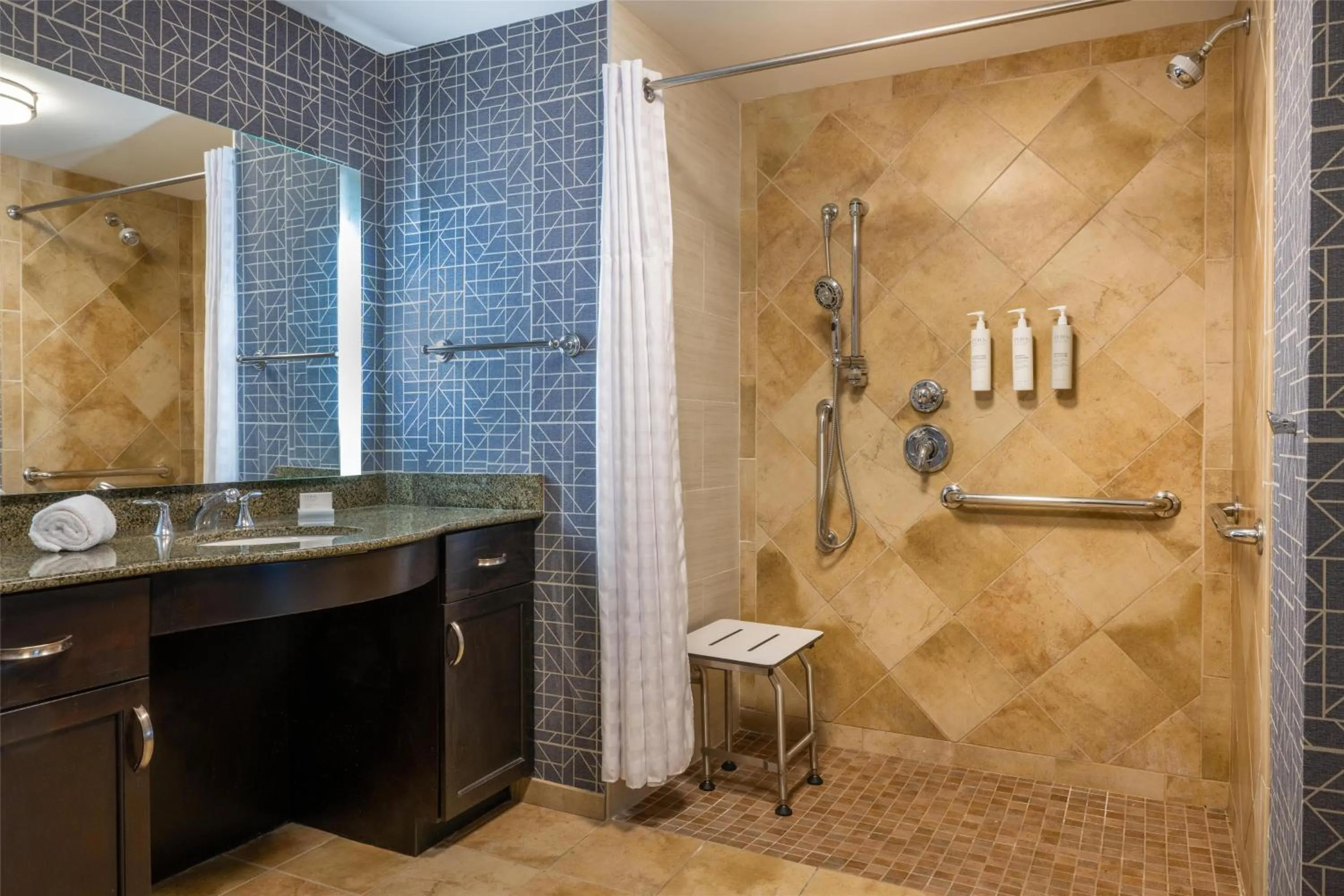 Bathroom in Homewood Suites by Hilton Pittsburgh-Southpointe