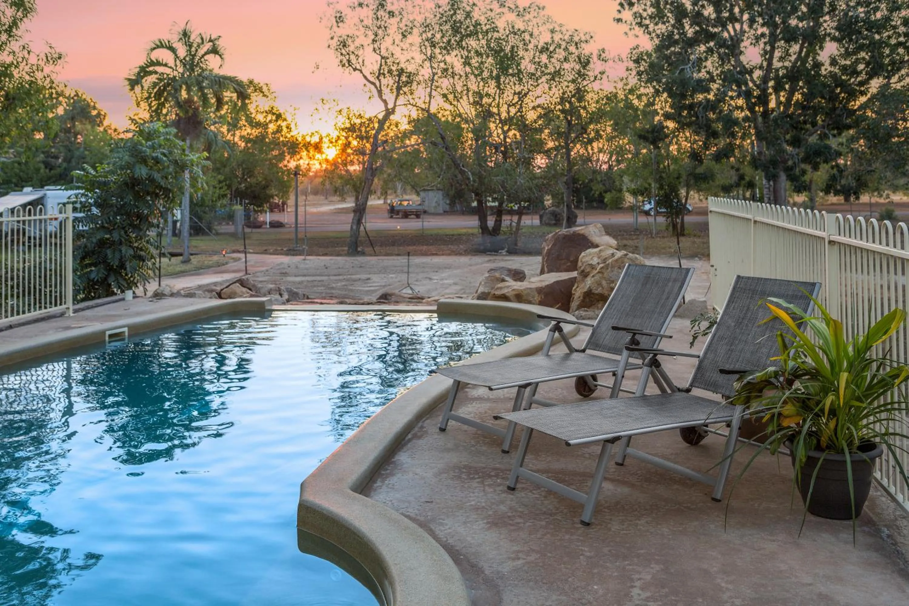 Garden in AAOK Lakes Resort and Caravan Park