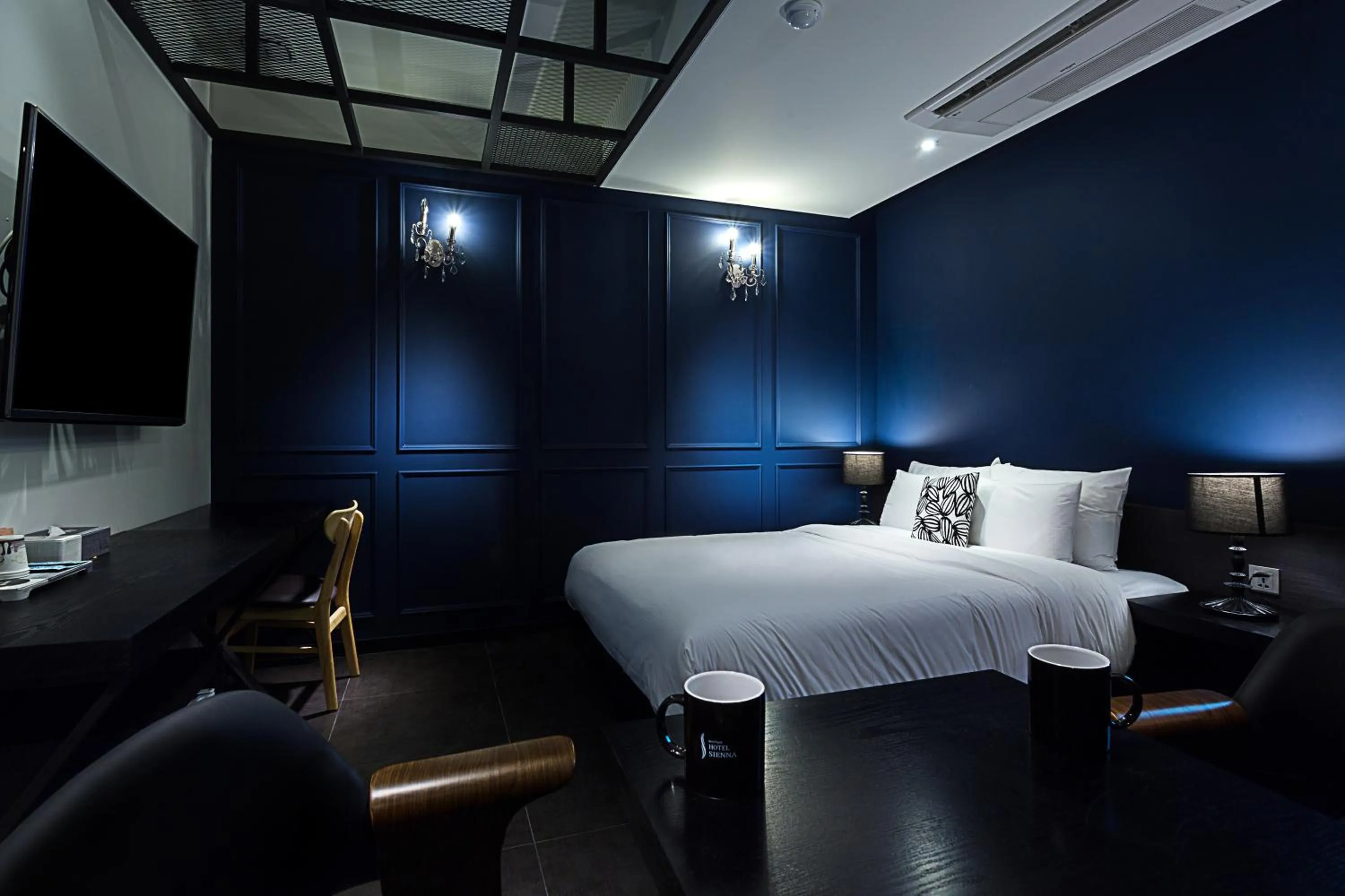 Photo of the whole room, Bed in Hotel Sienna