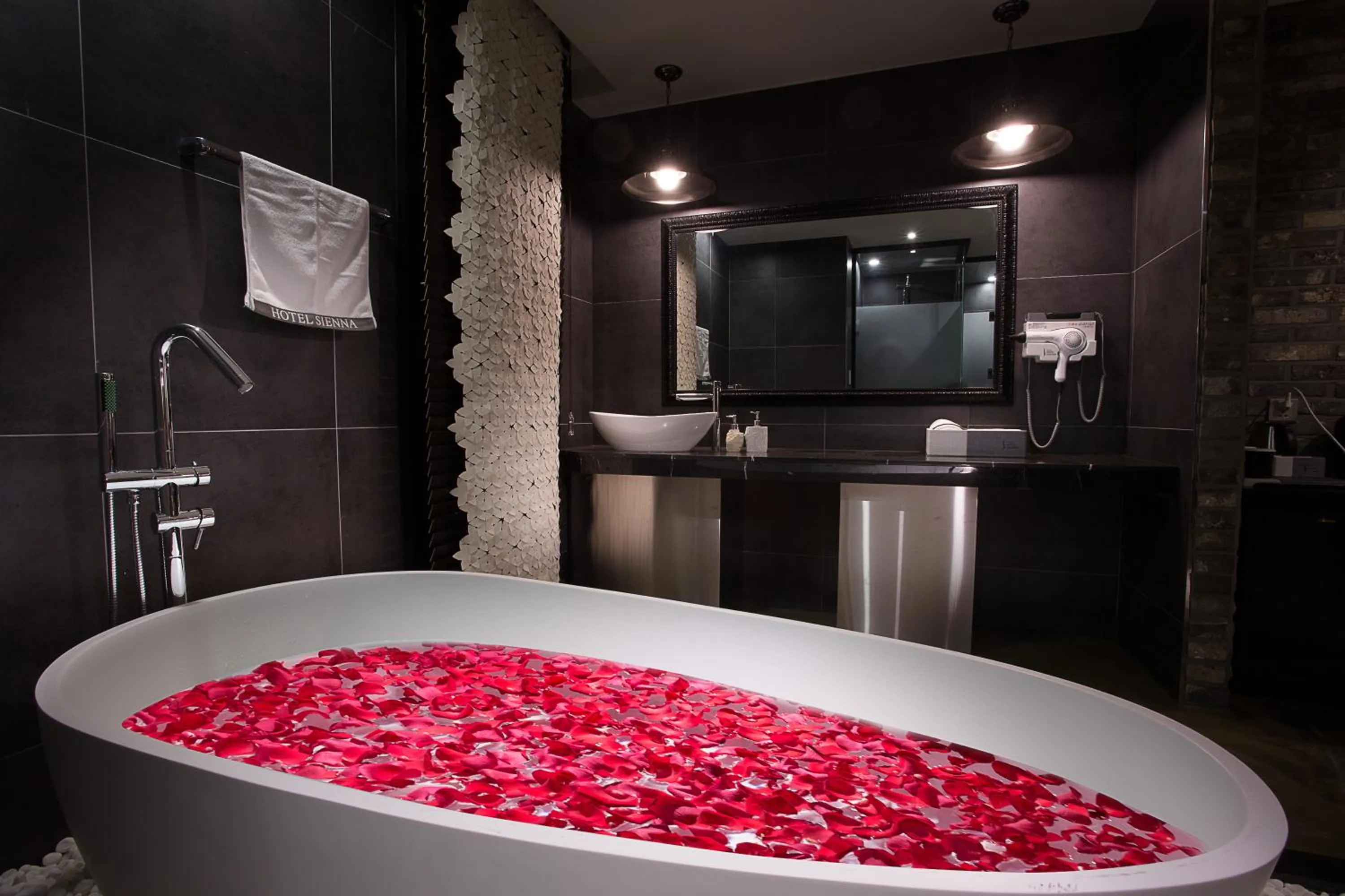 Bathroom in Hotel Sienna